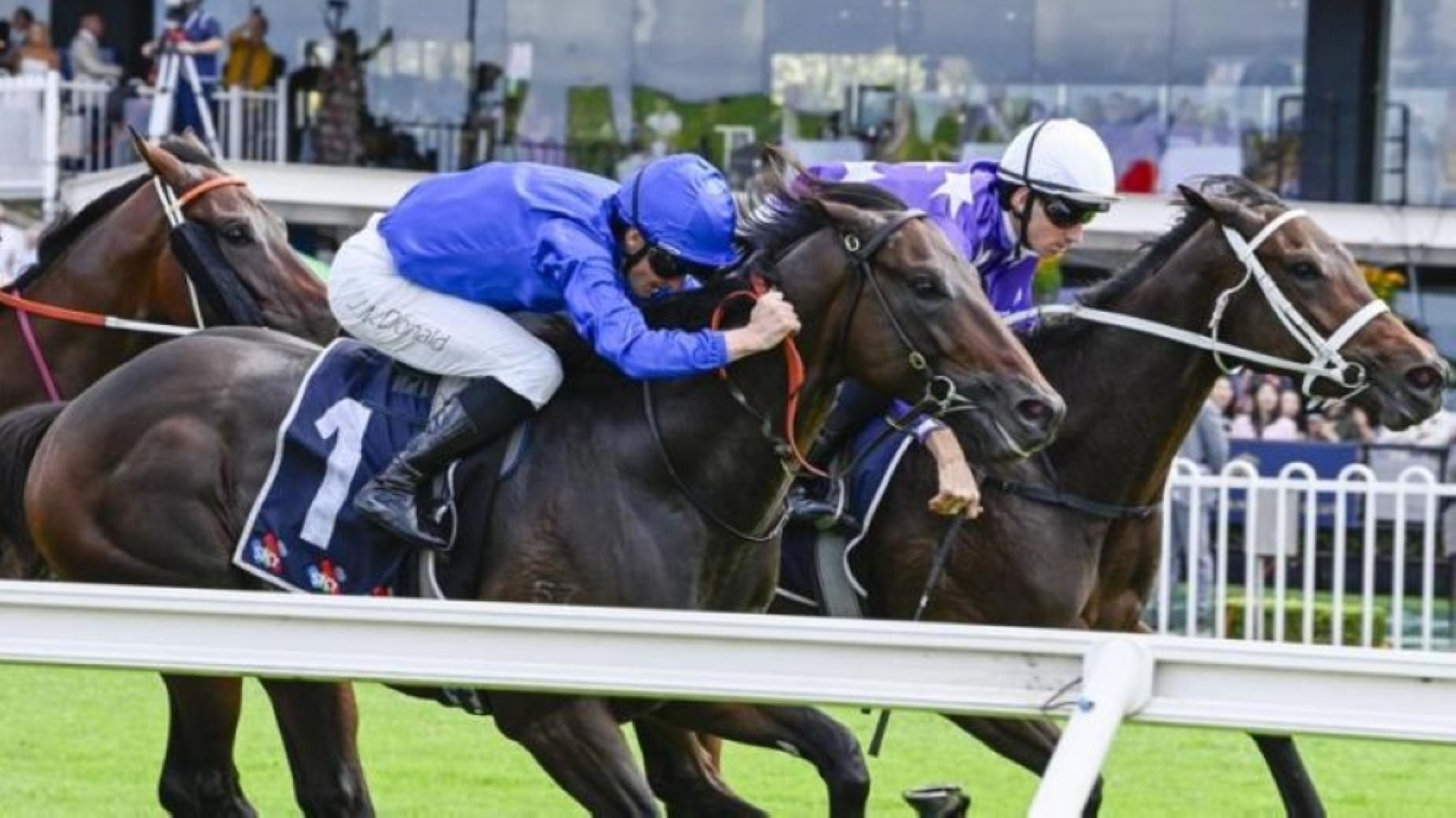 Broadsiding claims G1 Rosehill Guineas crown