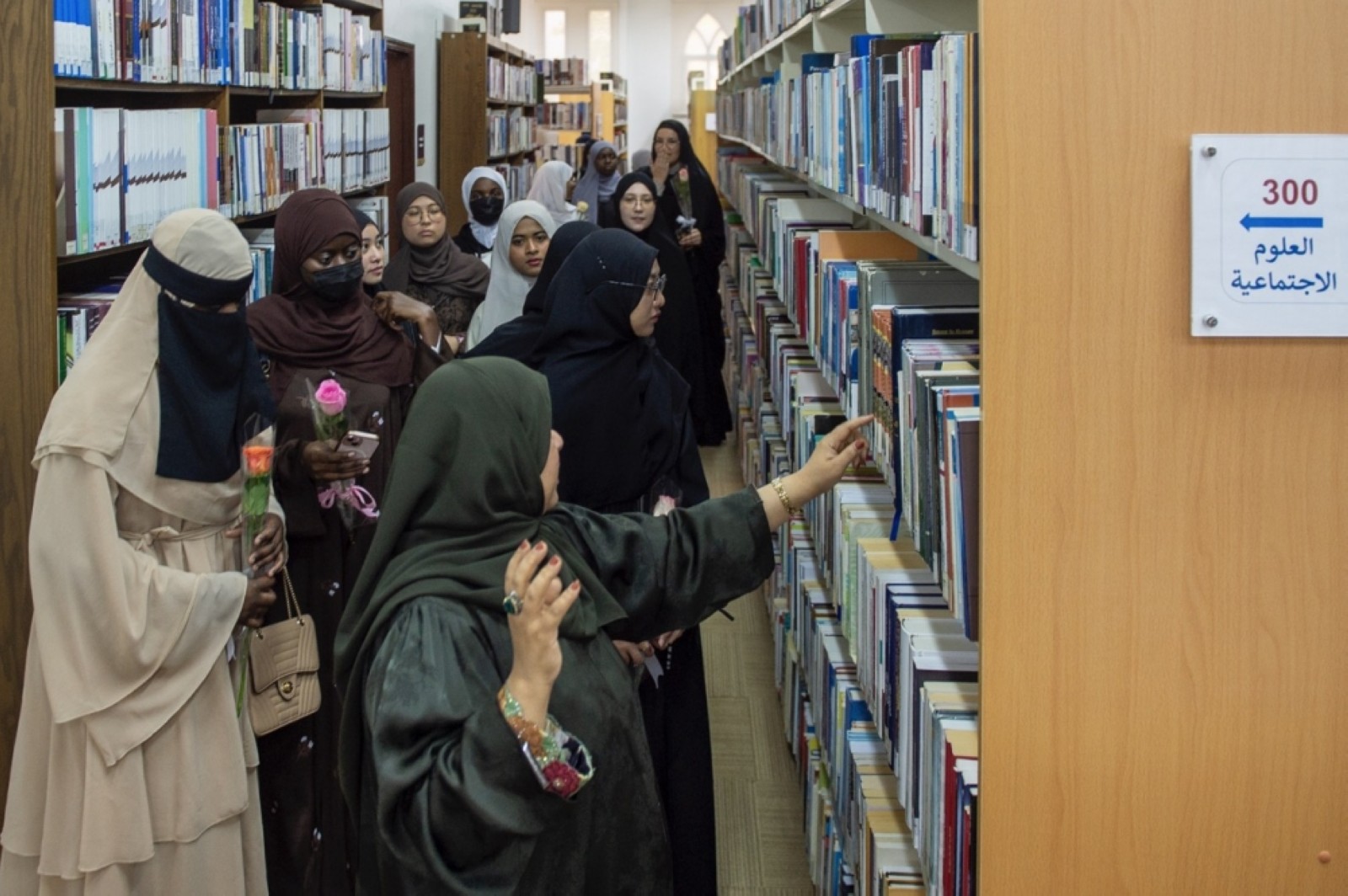 Sharjah Public Libraries hosts 45 Arabist students from Al Qasimia University
