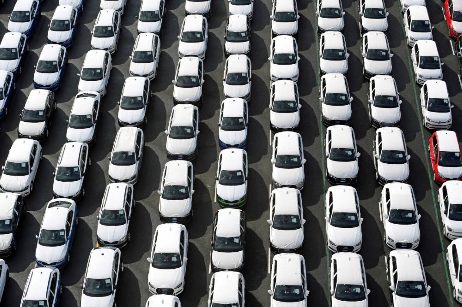 Trump announces 25% tariffs on foreign cars