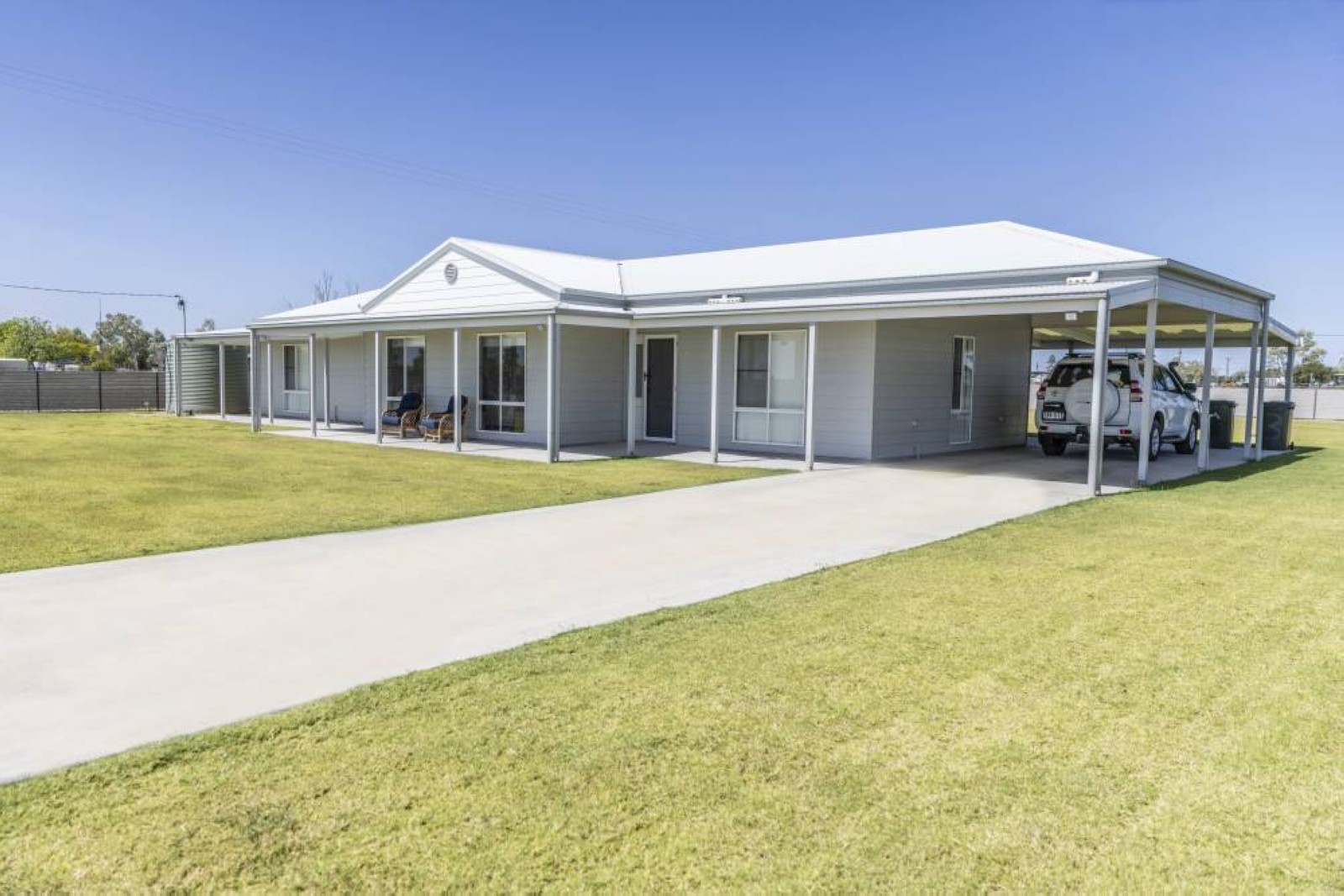 Remote Australian town seeks doctor, offering $400,000 salary and free rent