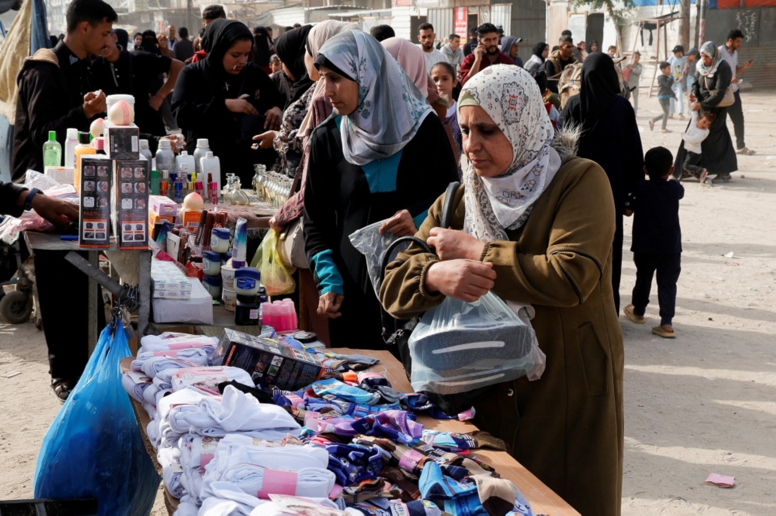 Fate of 9 Palestine Red Crescent members remains unknown
