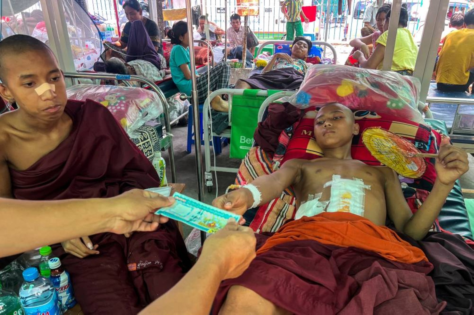 Myanmar quake survivors without food, shelter as death toll climbs