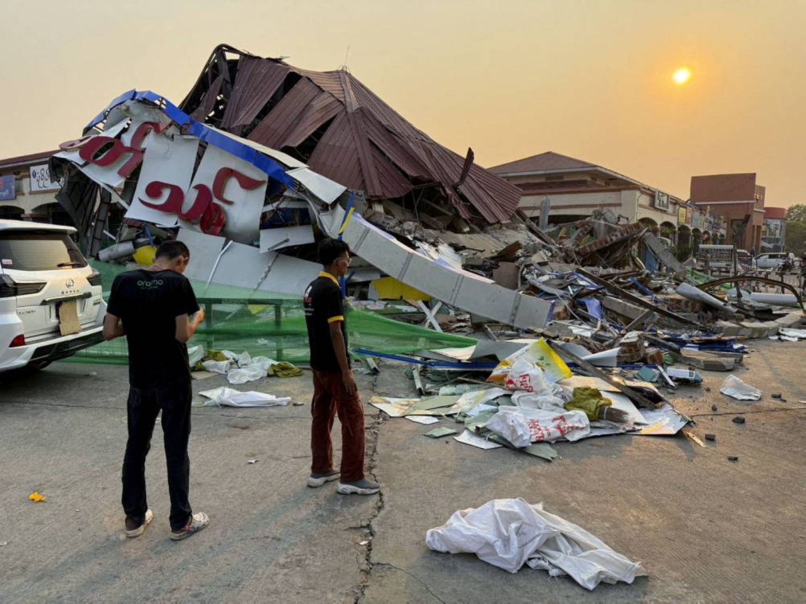 Myanmar quake survivors without food, shelter as death toll climbs