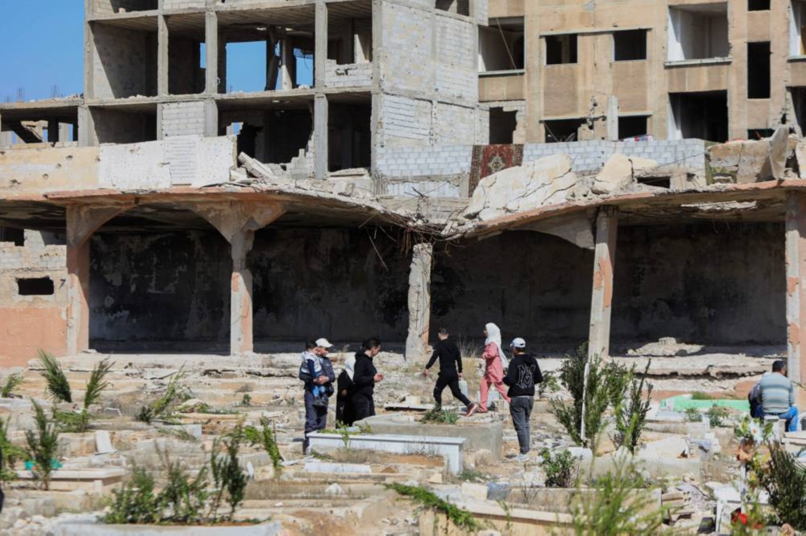 12 killed in sectarian violence in Syria