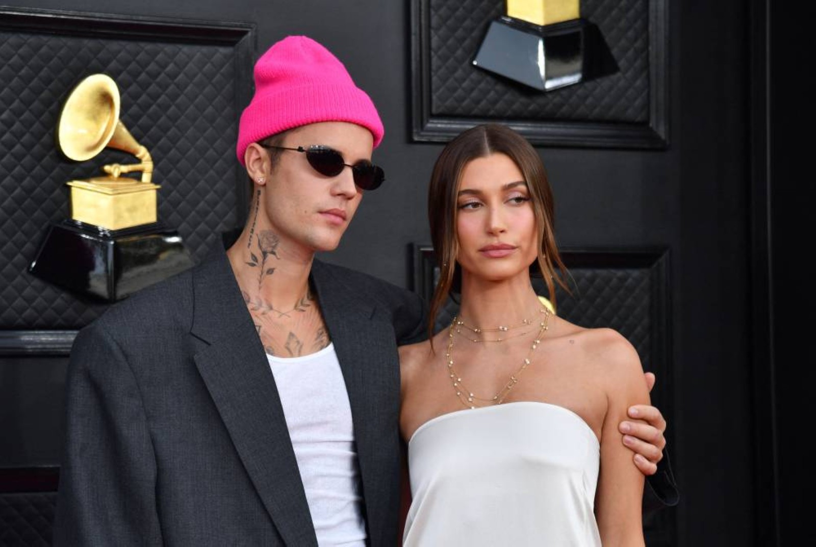 Hailey Bieber issues clarification over her unfollowing hubby Justin Bieber