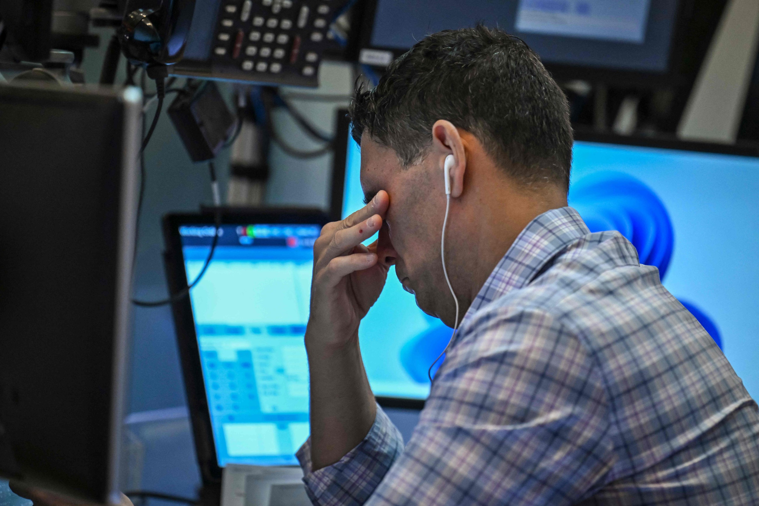 Trump awaits call from China, markets recover after carnage