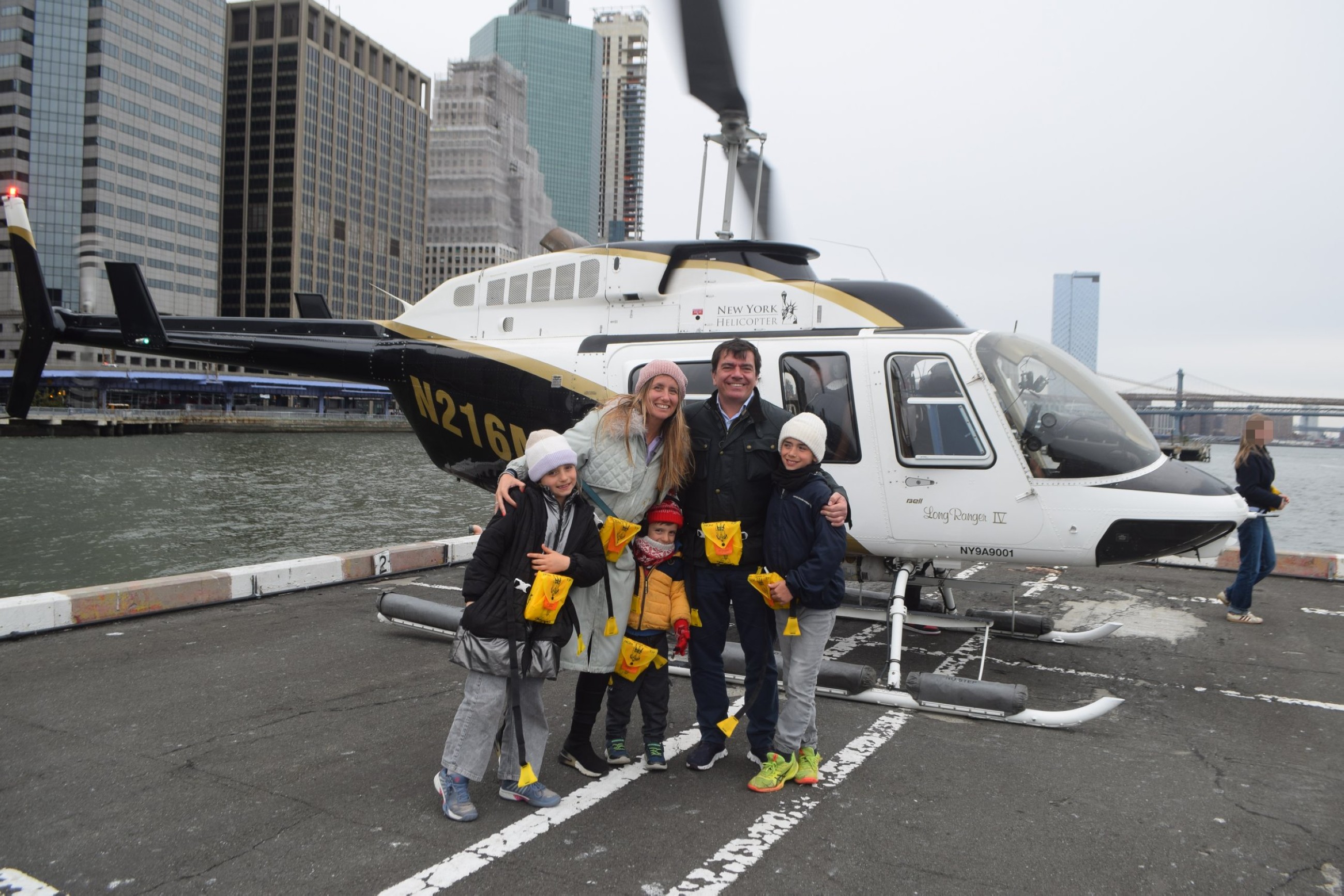 VIDEO: Tourist helicopter crashes into New York's Hudson River, killing all six aboard