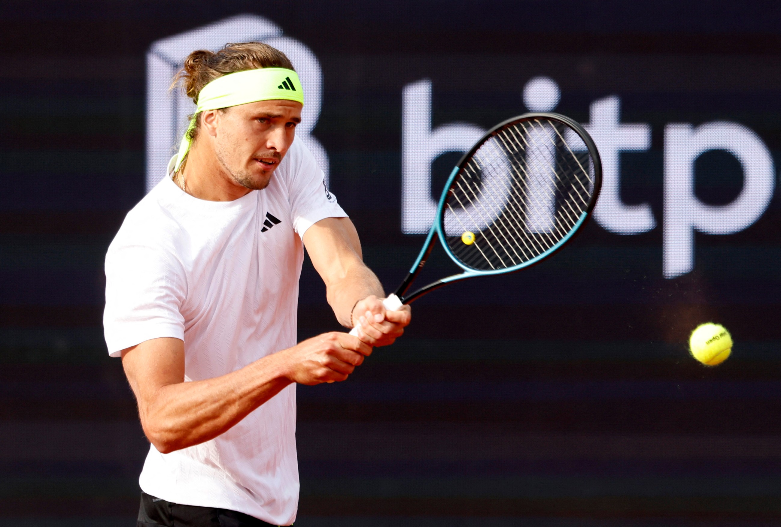Zverev shakes off recent funkrto maul Muller in Munich