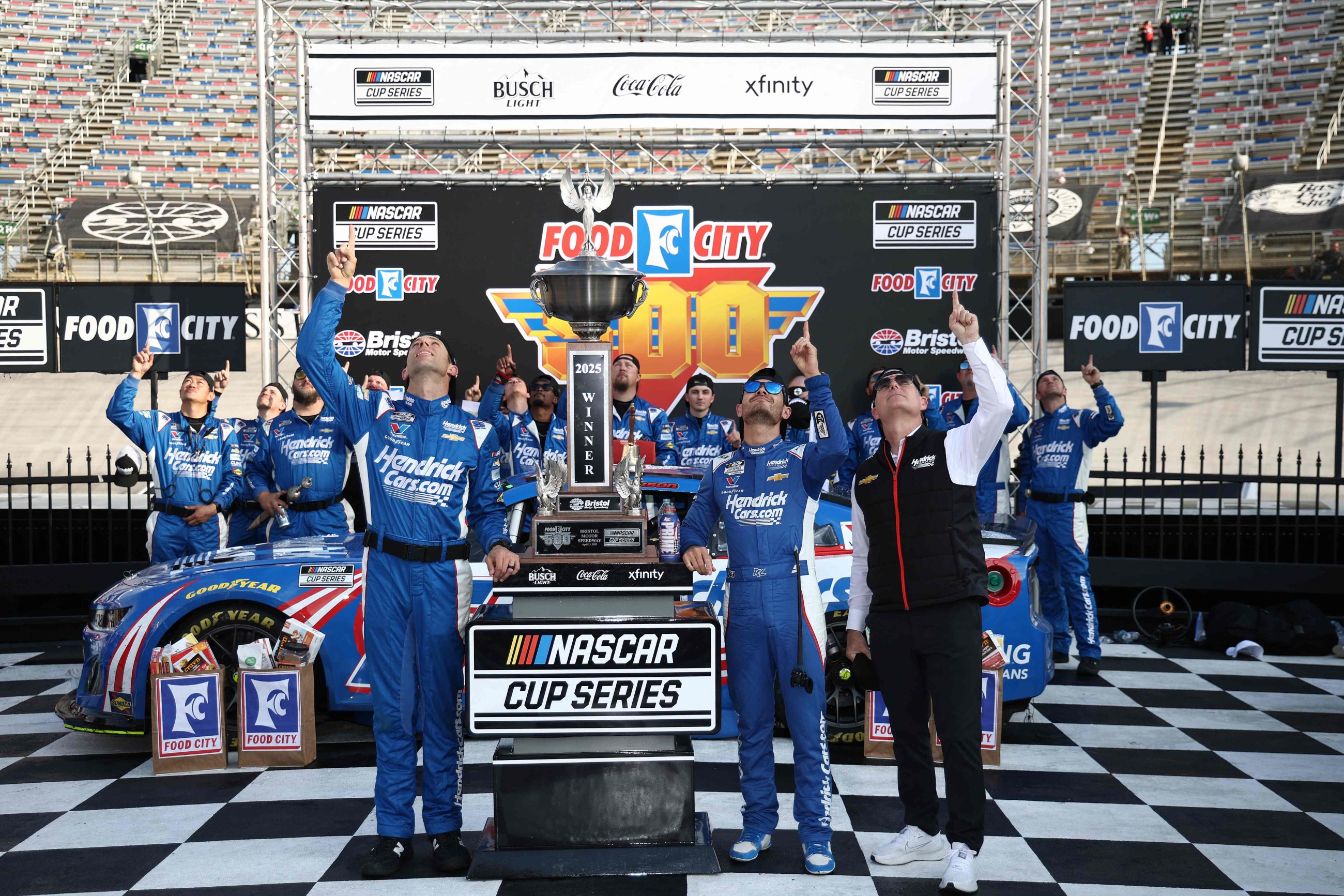 Kyle Larson and Denny Hamlin renew rivalry at Bristol