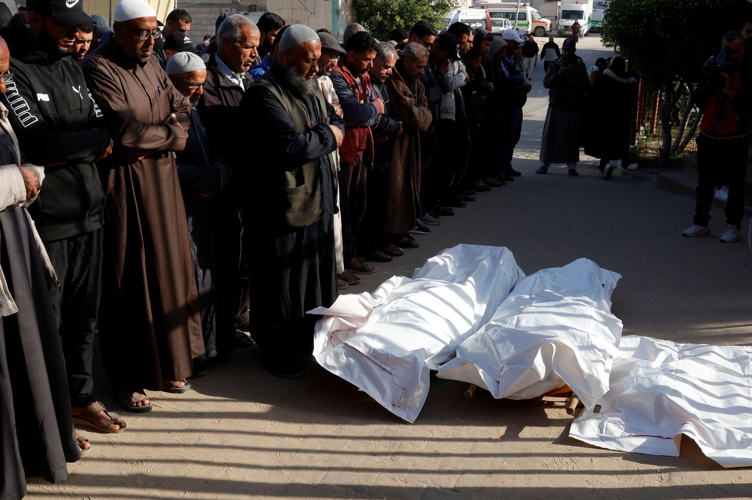 Israel makes new Gaza ceasefire proposal