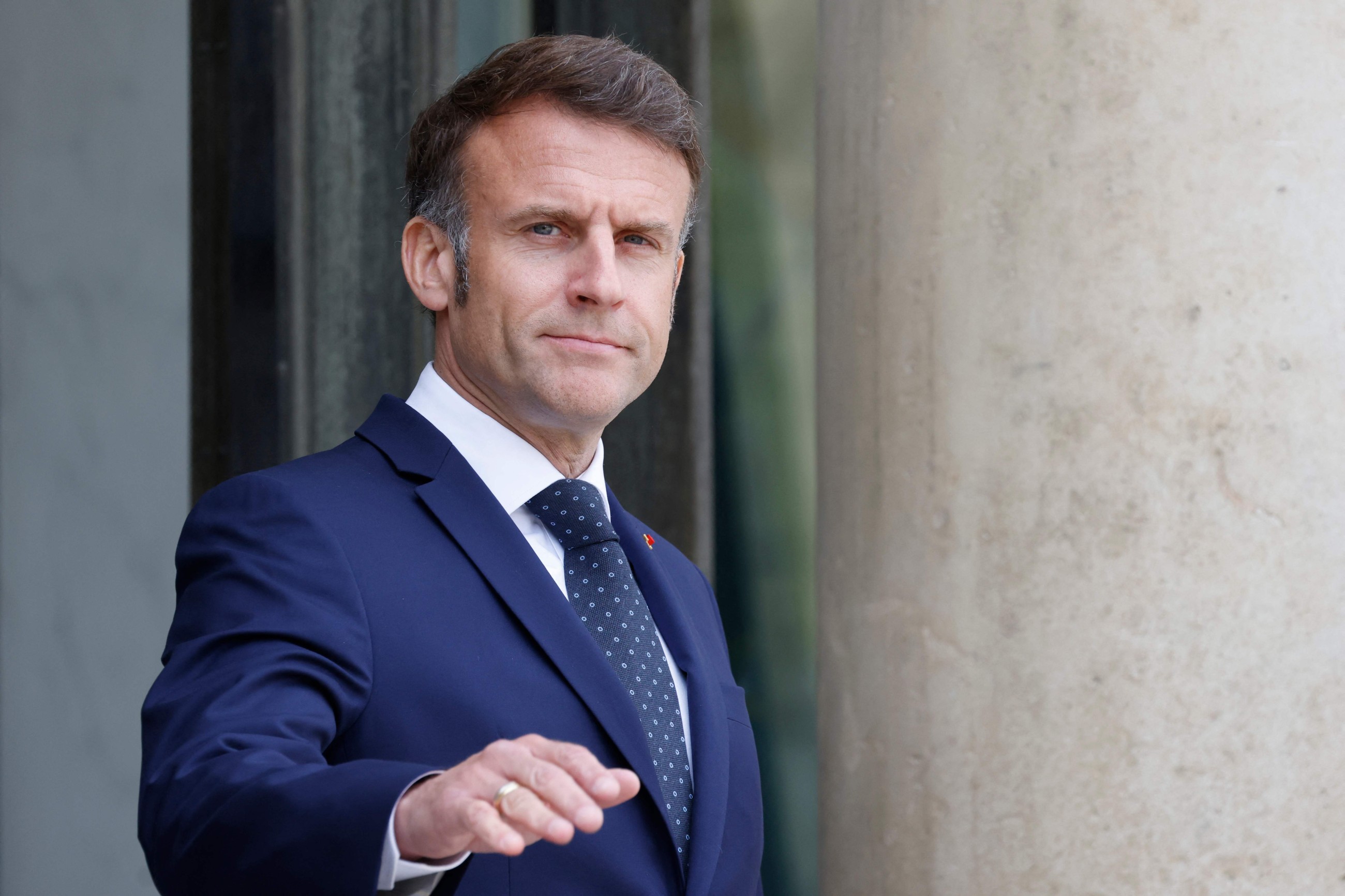 Macron, Abbas call for an urgent ceasefire in Gaza