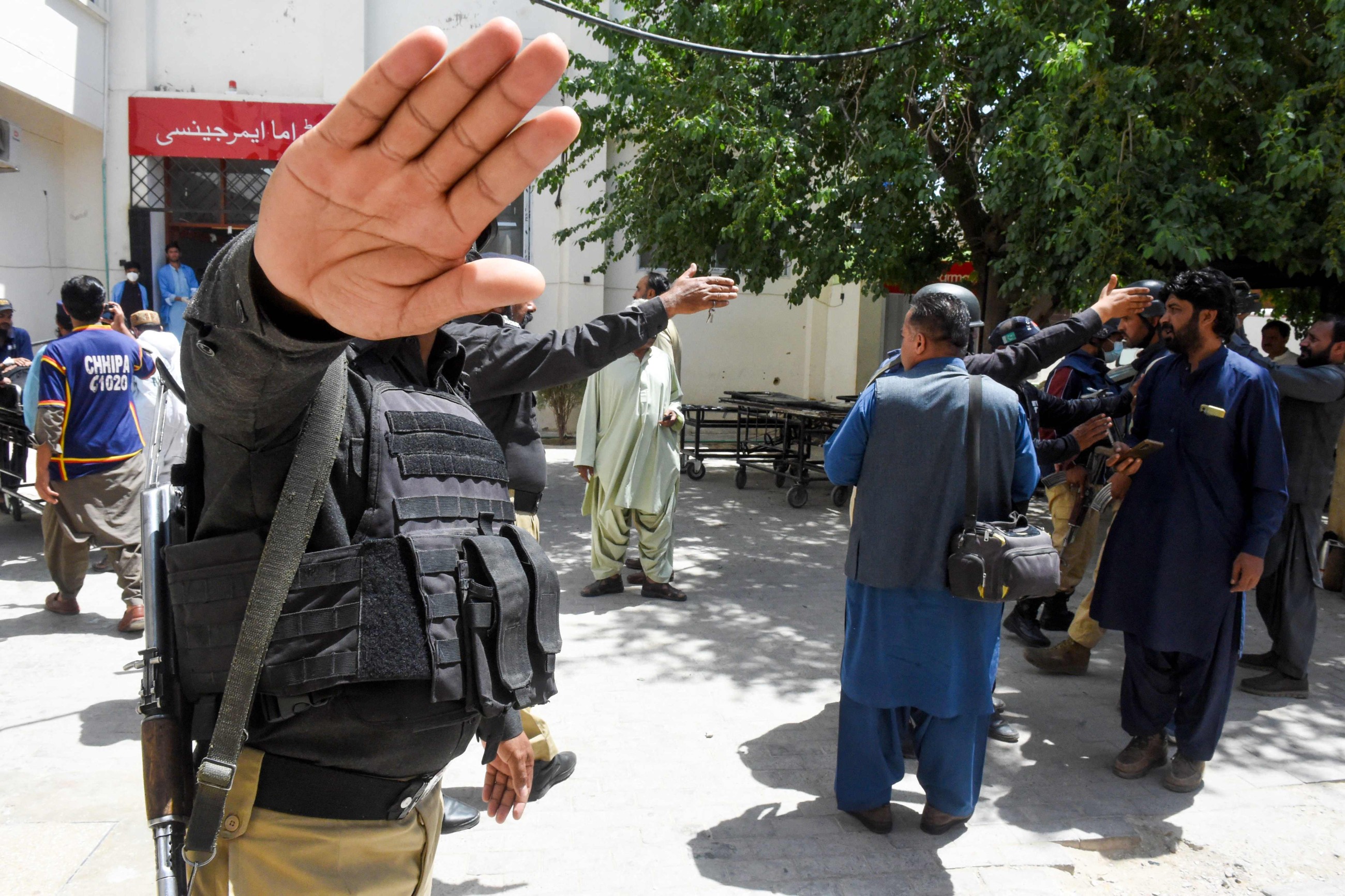 Daesh claims Pakistan bomb blast killing three policemen
