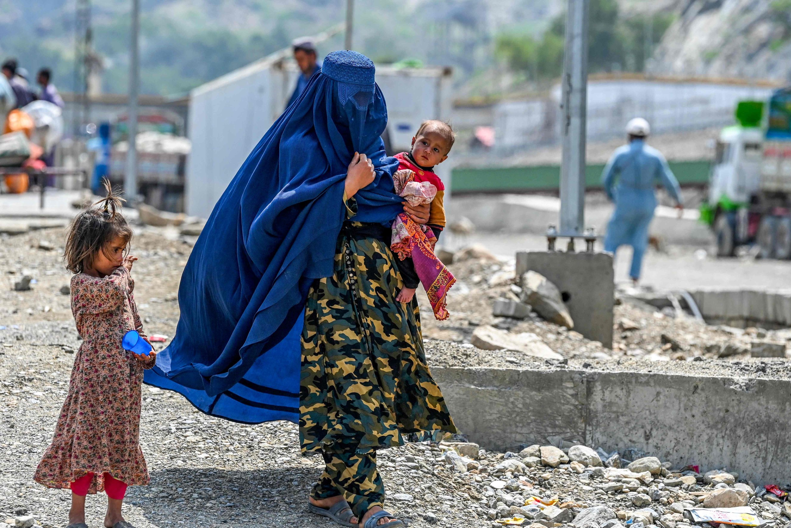 Afghan FM tells Pakistan's top diplomat deportations are 'disappointment'