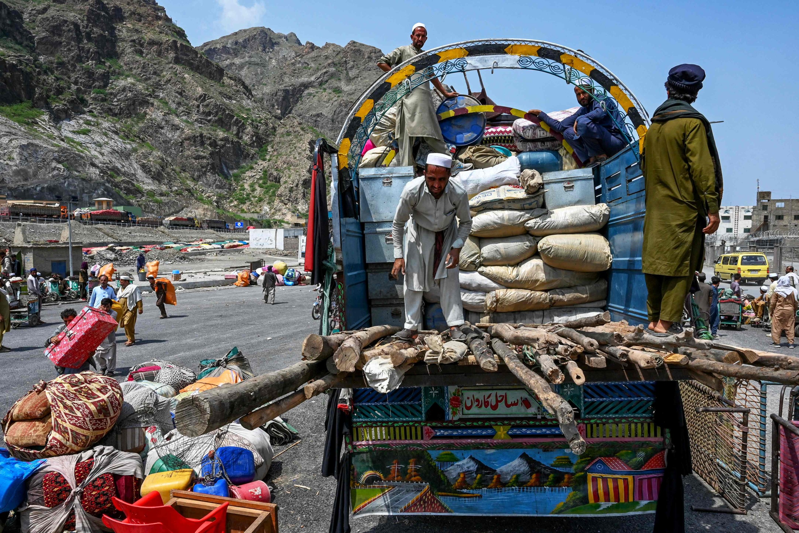 Afghan FM tells Pakistan's top diplomat deportations are 'disappointment'