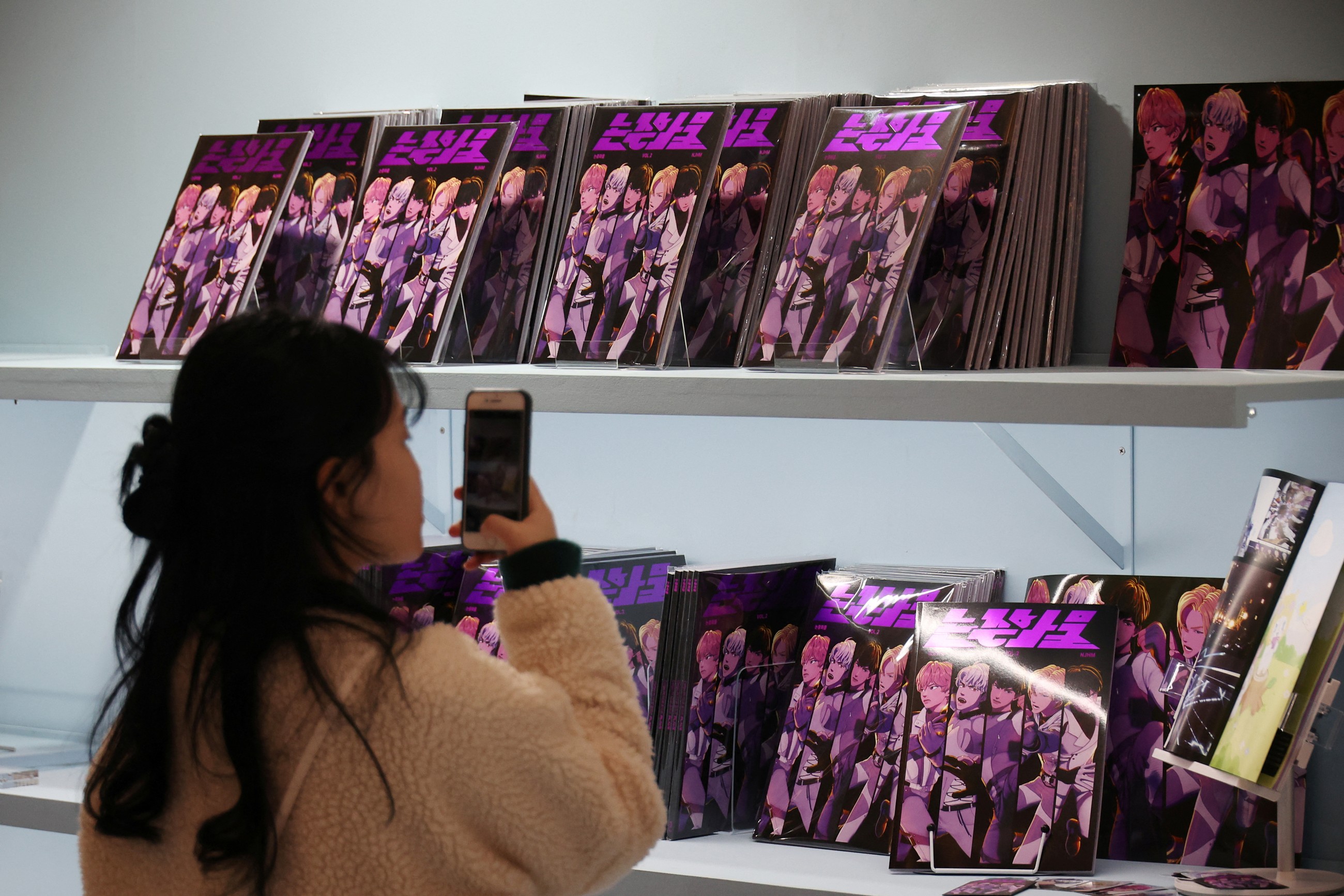 Virtual band PLAVE mixes K-pop and technology to charm fans