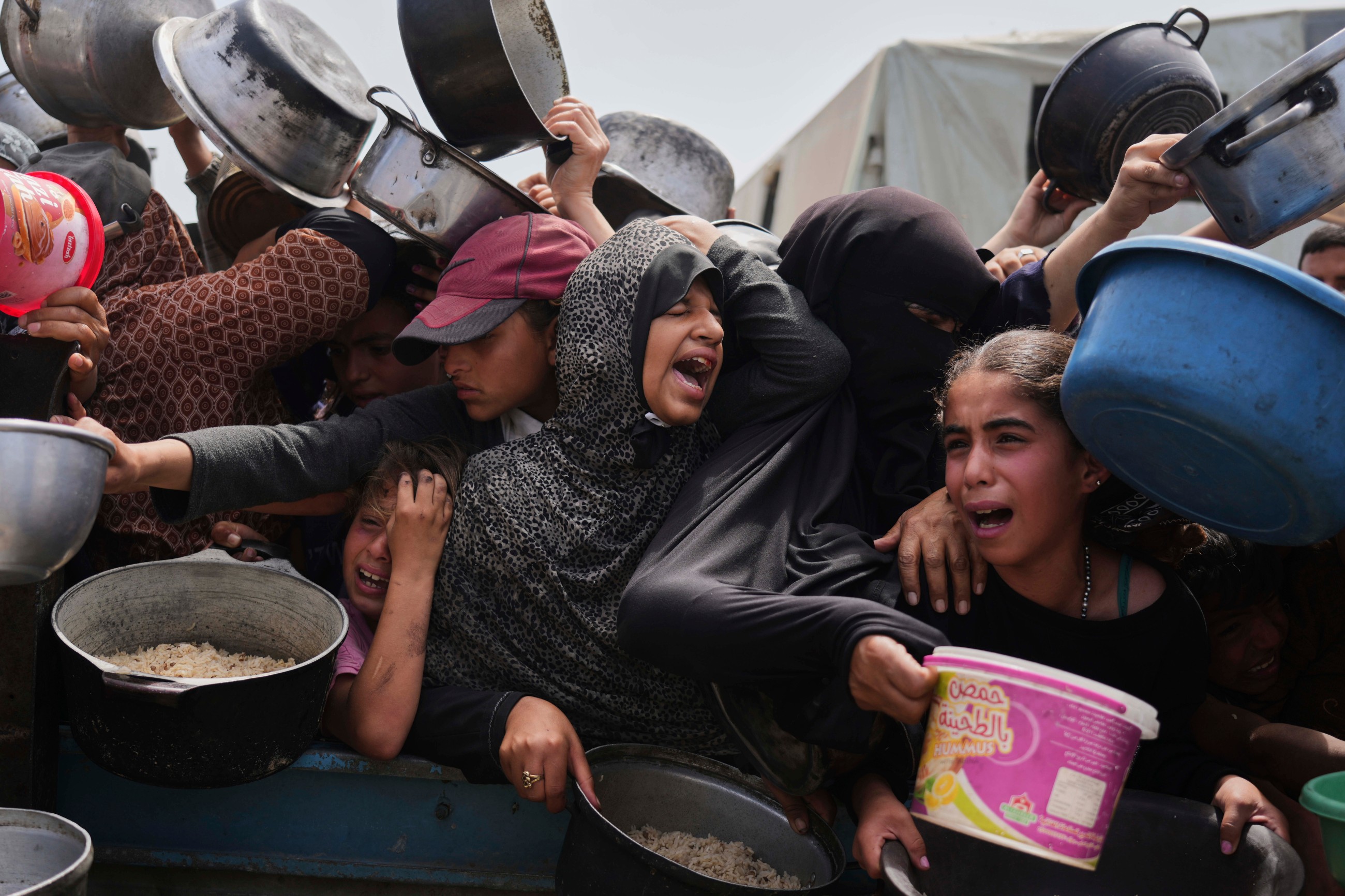 Looting of Gaza stores signals worsening hunger crisis