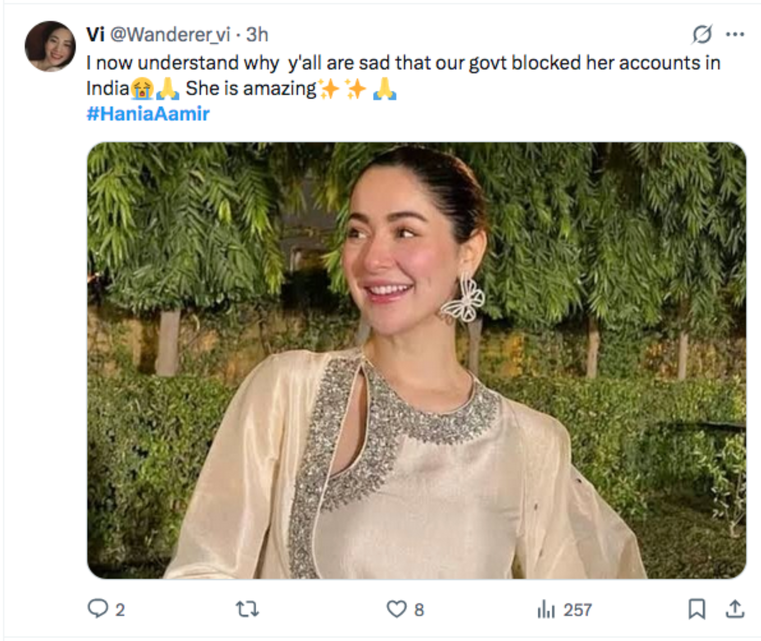 Pakistani film stars Hania and Mahira's Instagram accounts blocked in India