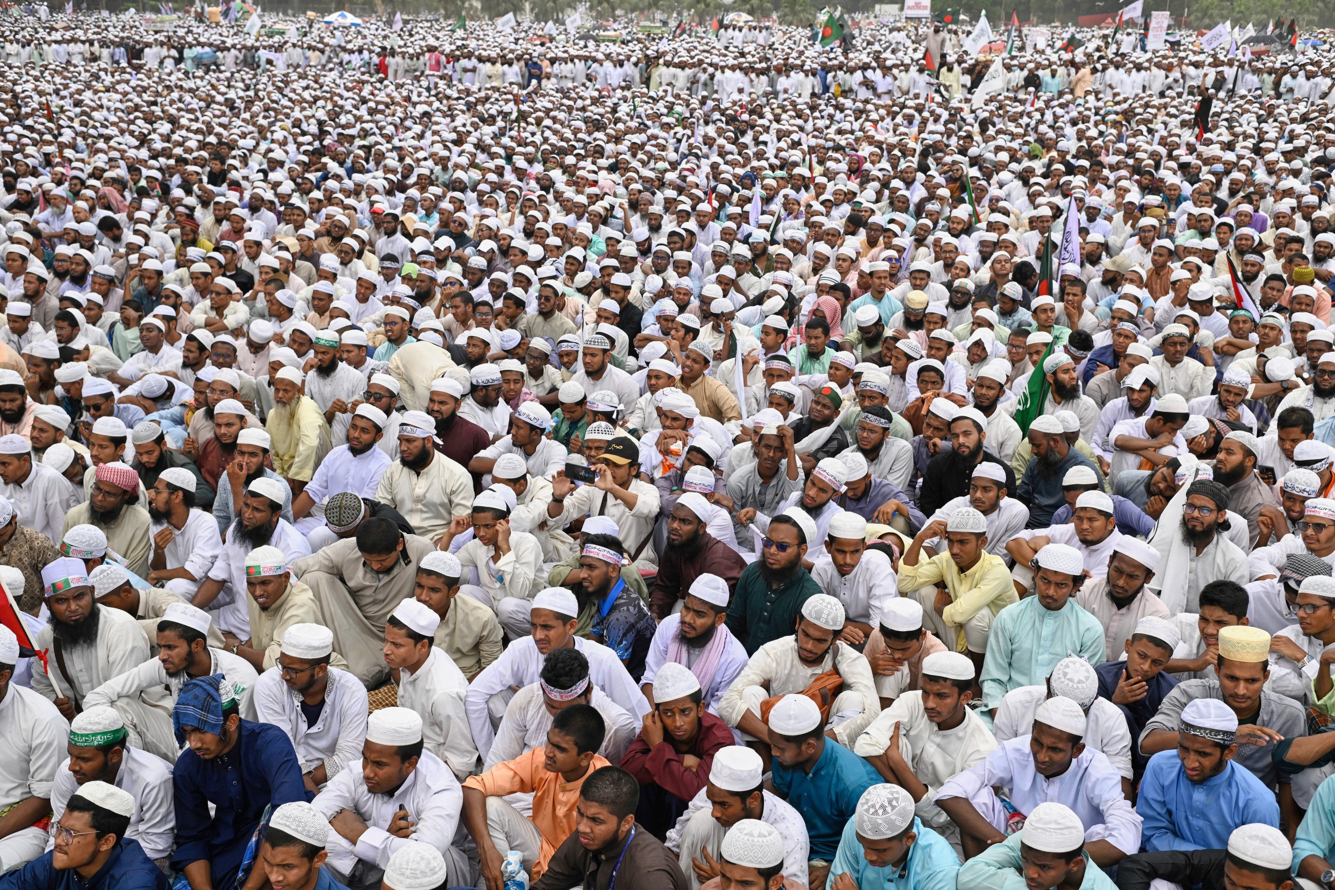 Thousands of Islamists rally in Bangladesh against proposed changes to women's rights