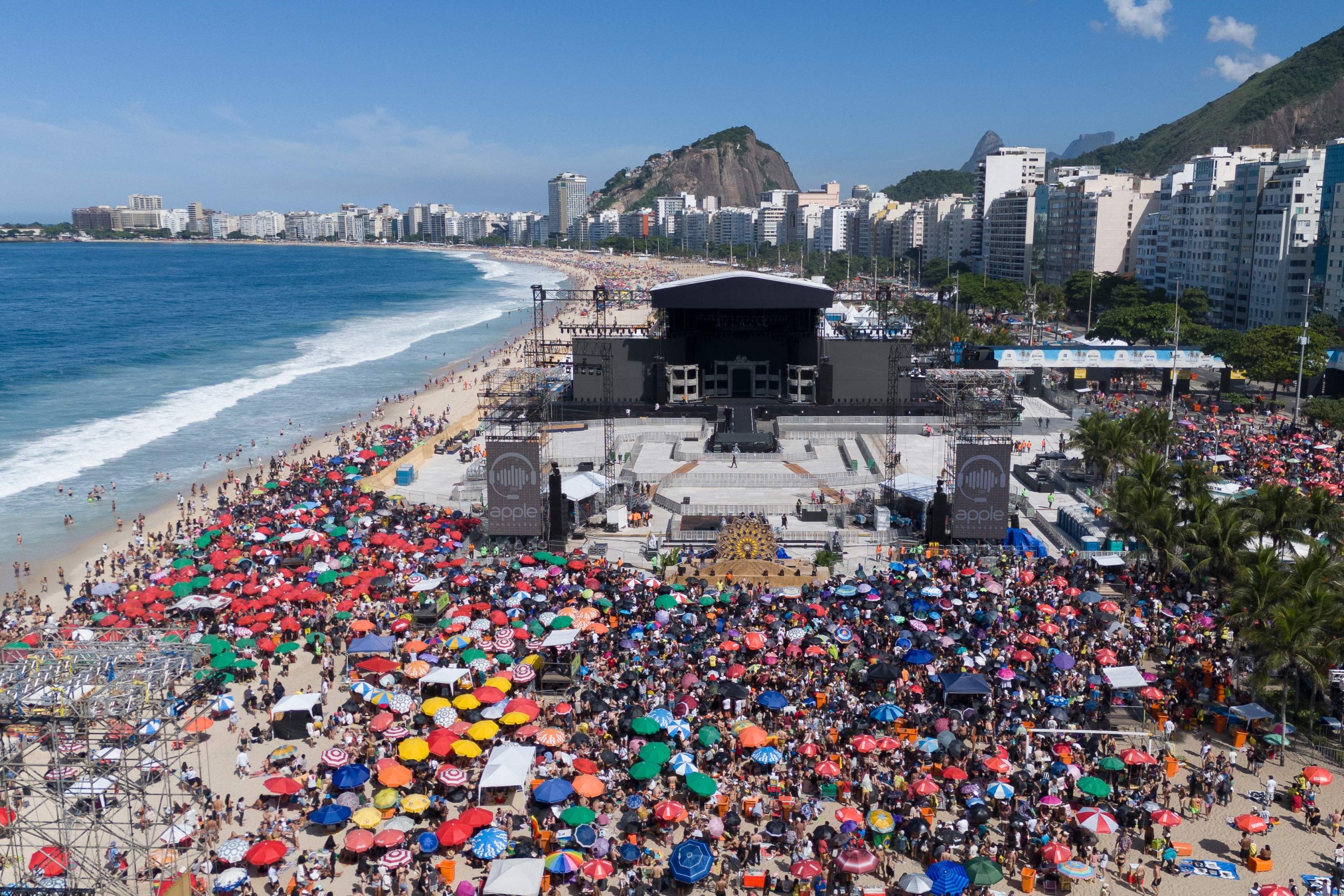 Lady Gaga-mania grips over 1 million fans amid free Rio concert