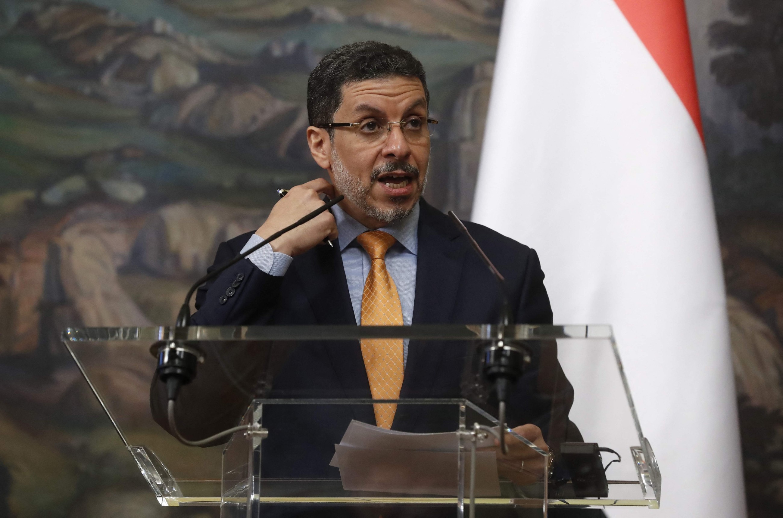 Yemen PM Bin Mubarak resigns over 'political dispute'