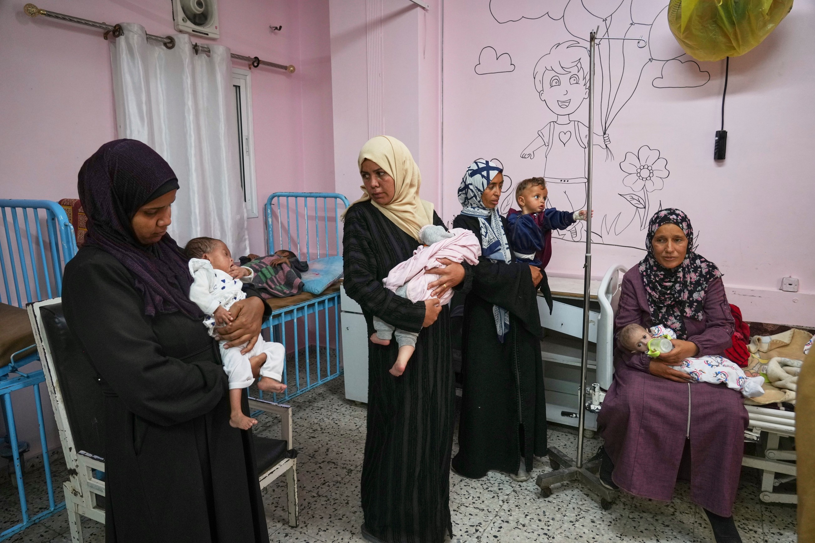 Hunger, malnutrition rise across Gaza as Israel's blockade leaves mothers with few options