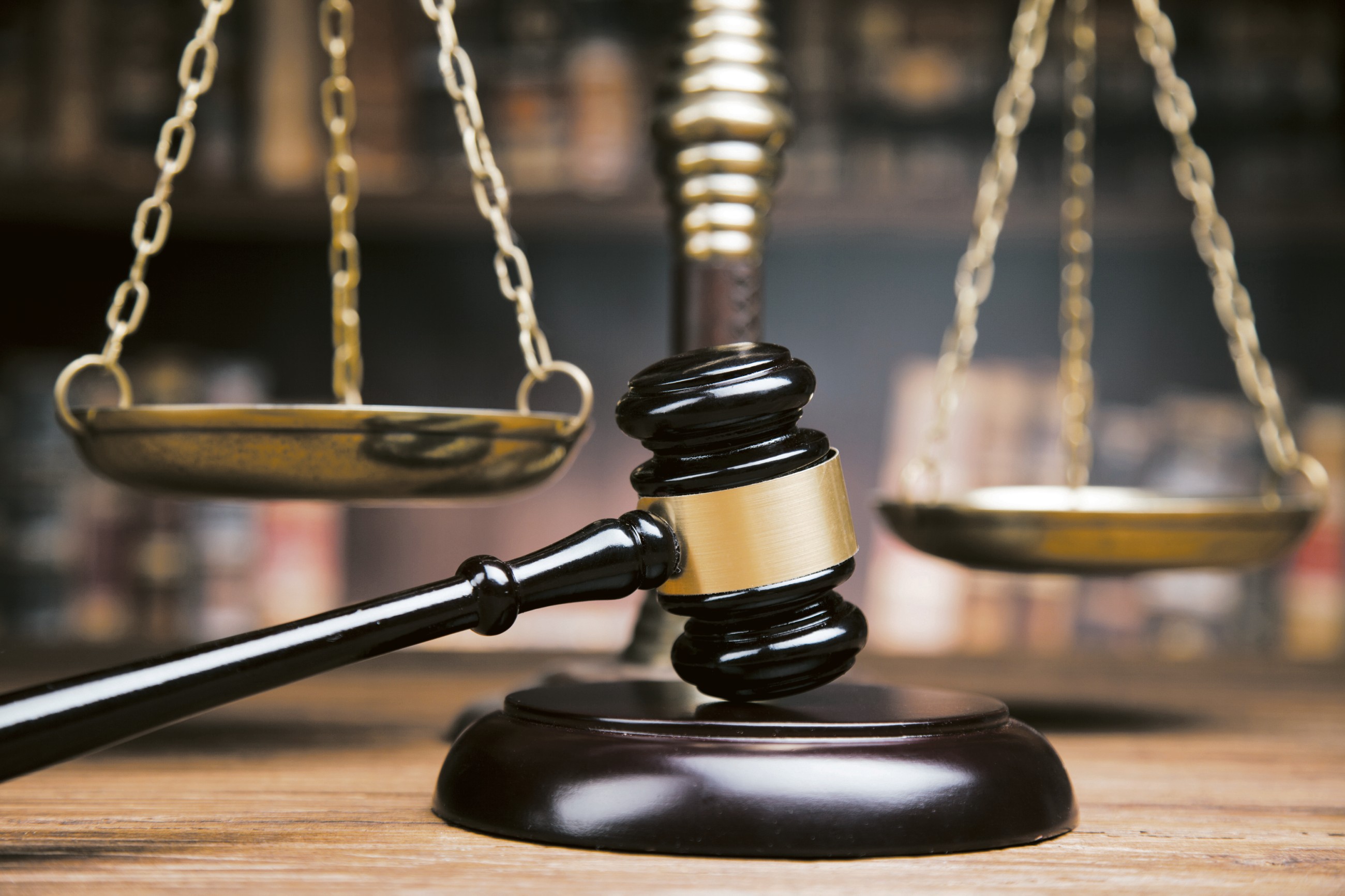 Dubai court fines motorist Dhs5,000 for driving recklessly, performing stunts on road
