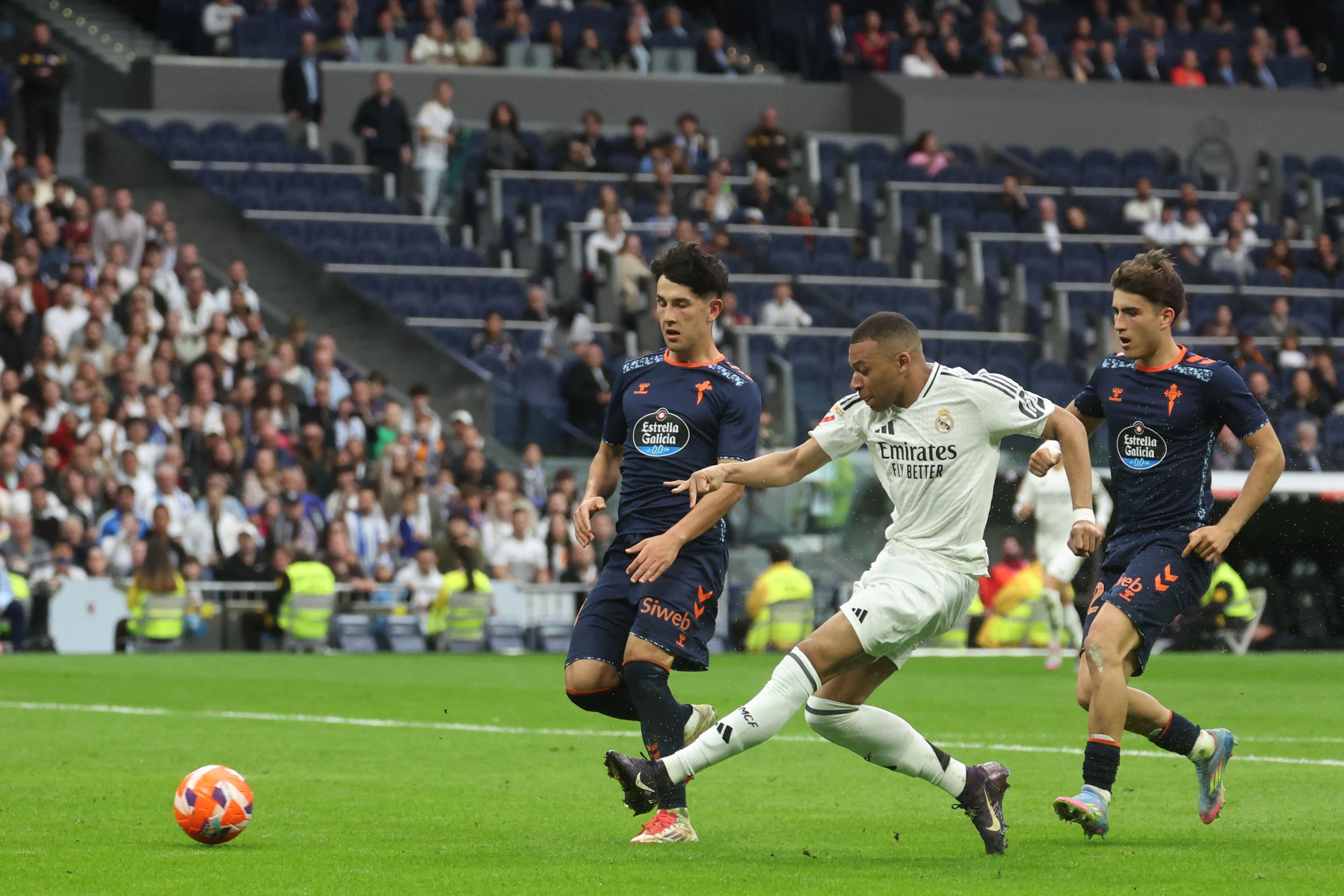 Mbappe lifts Real over Celta, Barca keep title bid on track