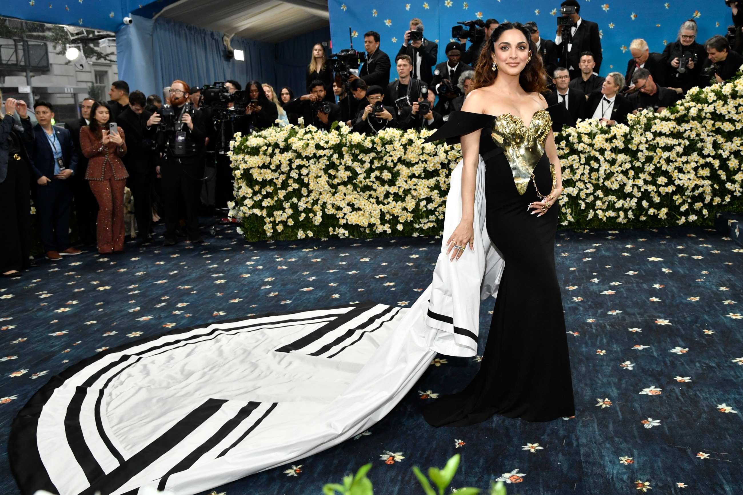 'All hail king of the MET!' Shah Rukh Khan dazzles at Met Gala in Manhattan amid galaxy of stars