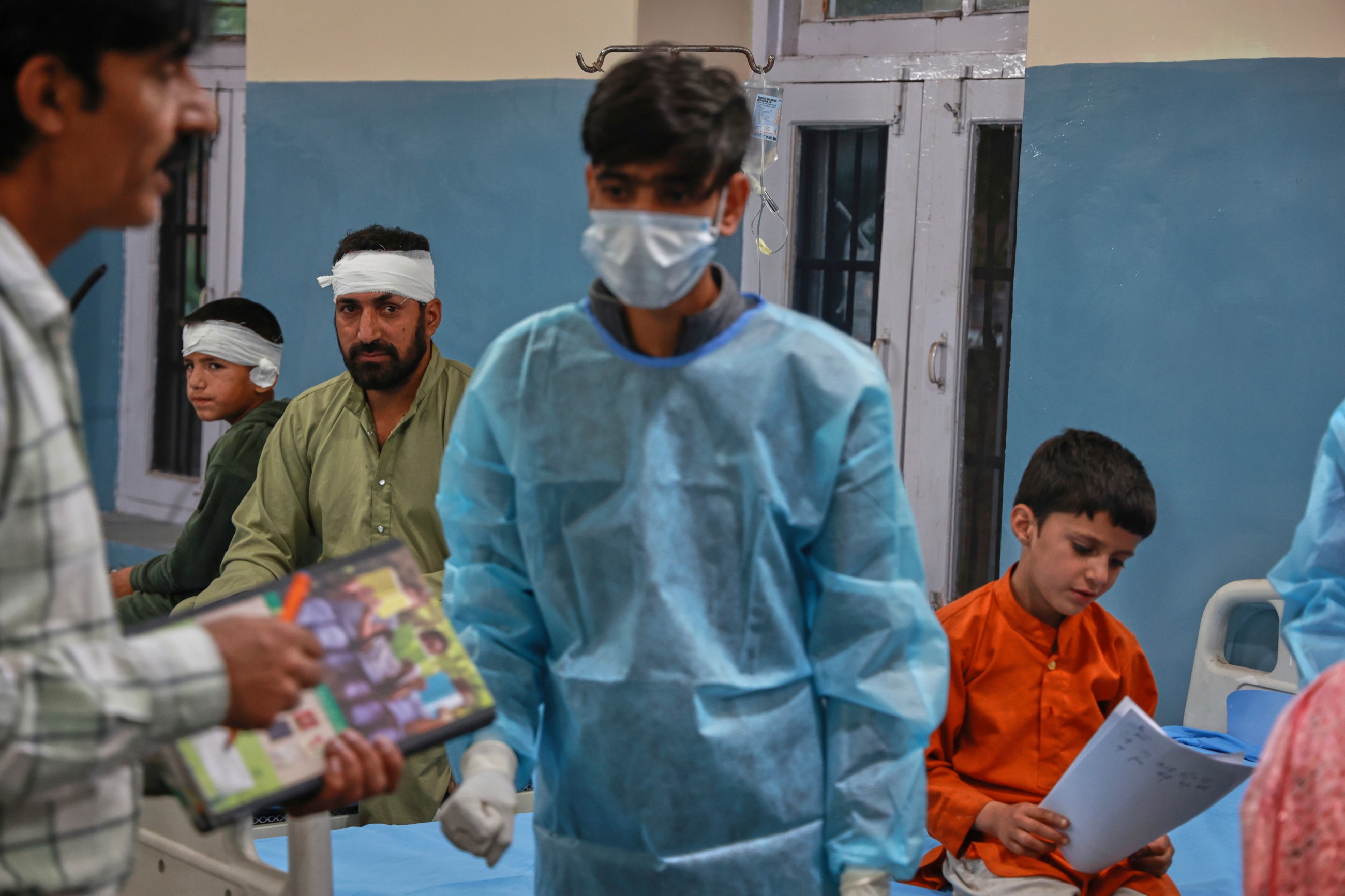 VIDEO: Dozens killed as India, Pakistan clash in worst violence in decades