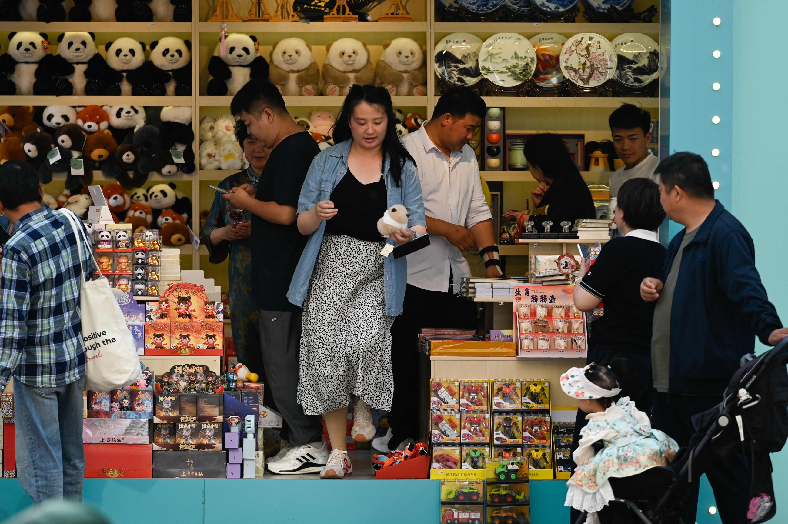 China rolls out more stimulus, agrees to trade talks with US