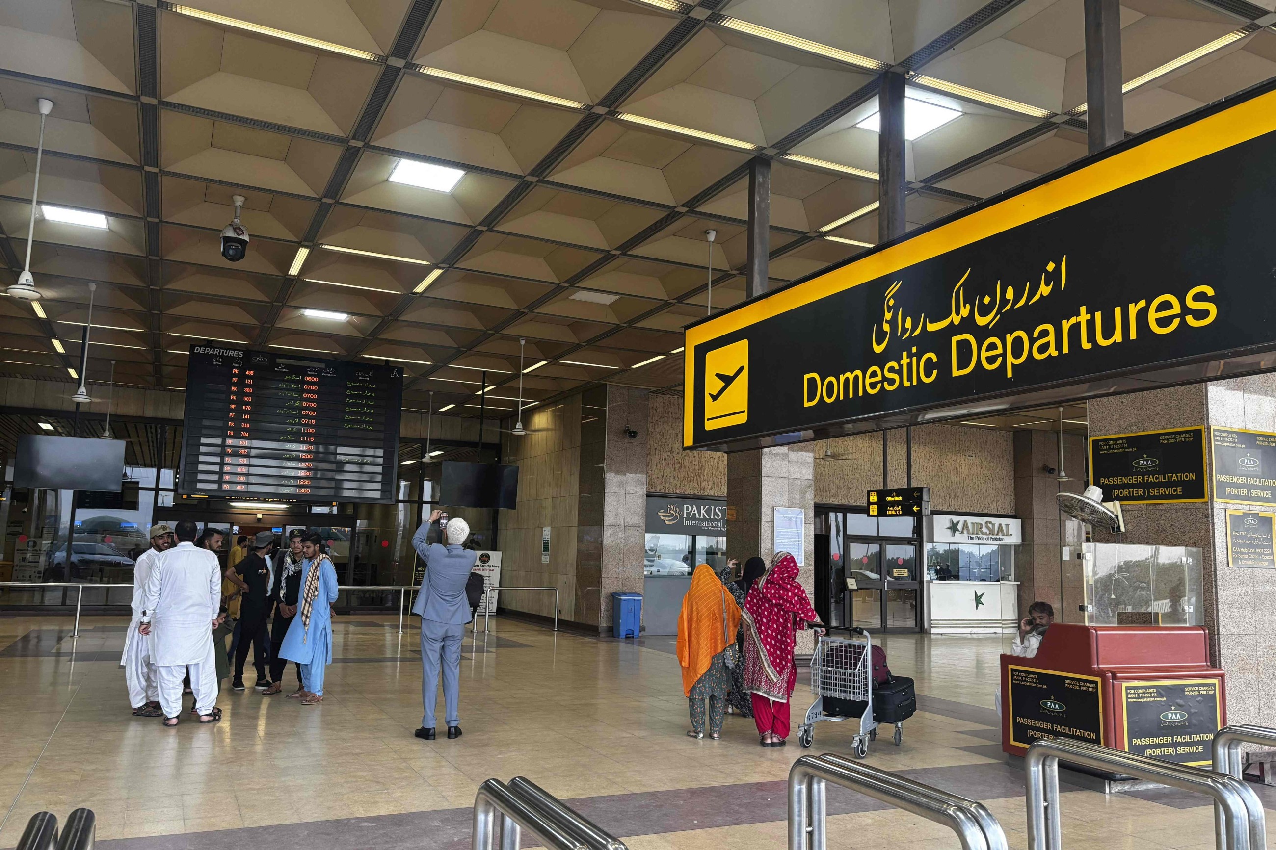 Flight operations resume at major Pakistani airports