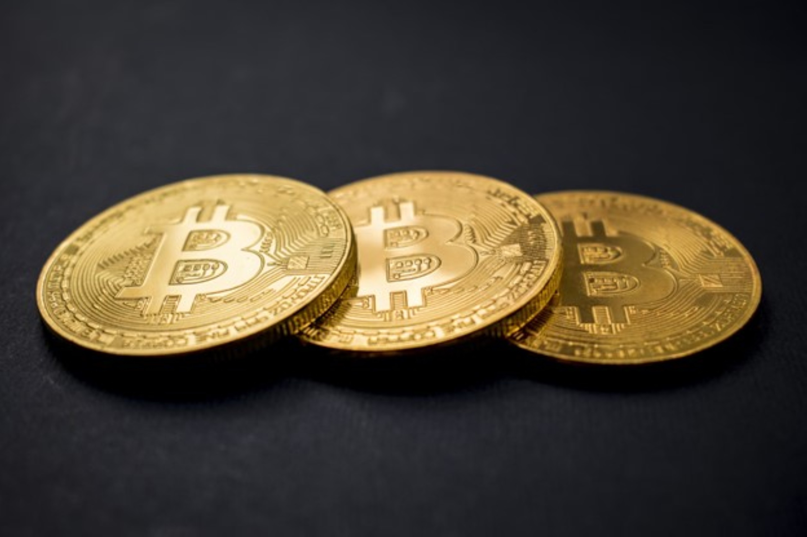 Bitcoin ETFs face record $1 billion outflow in a single day—what’s happening?