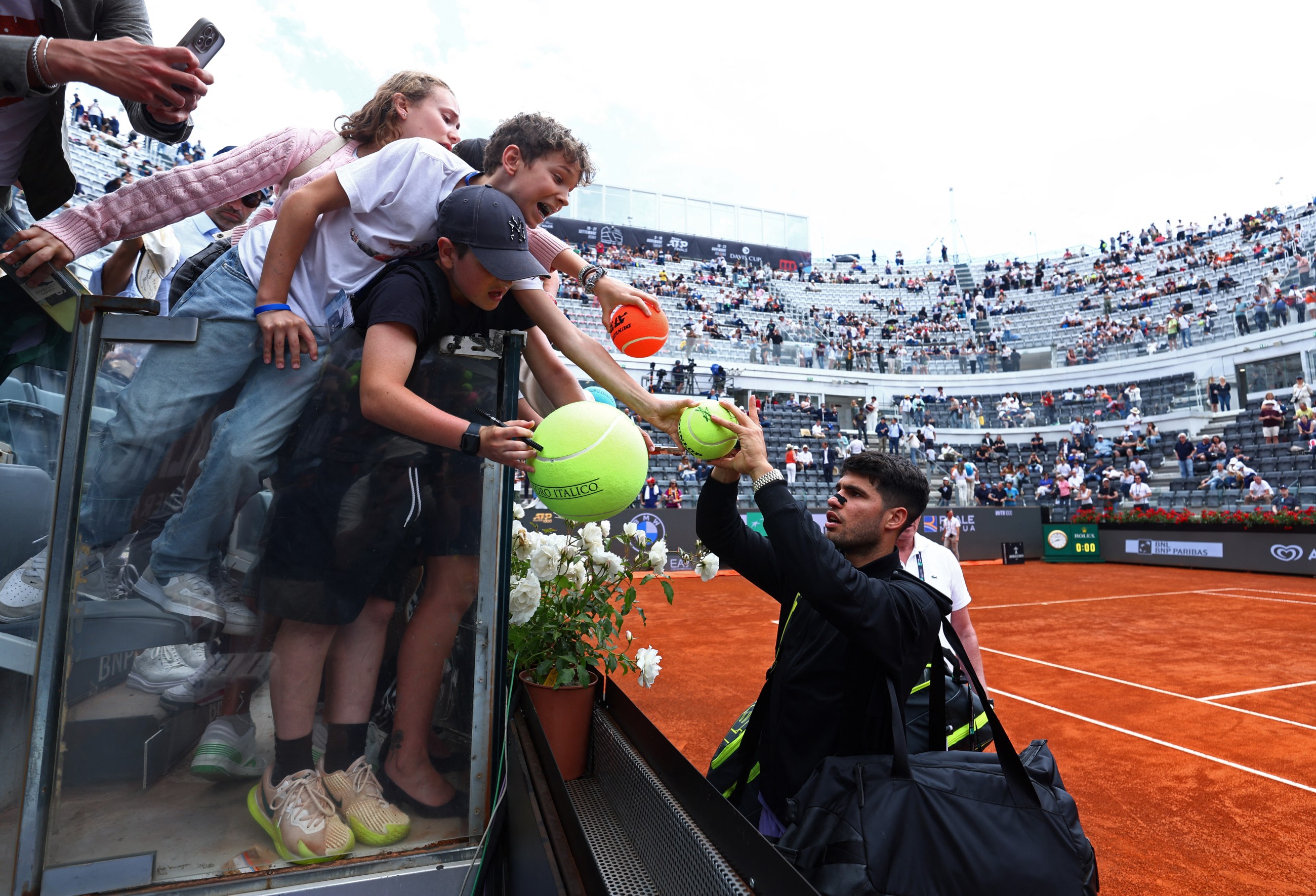 Alcaraz, Sabalenka cruise to wins at the Italian Open