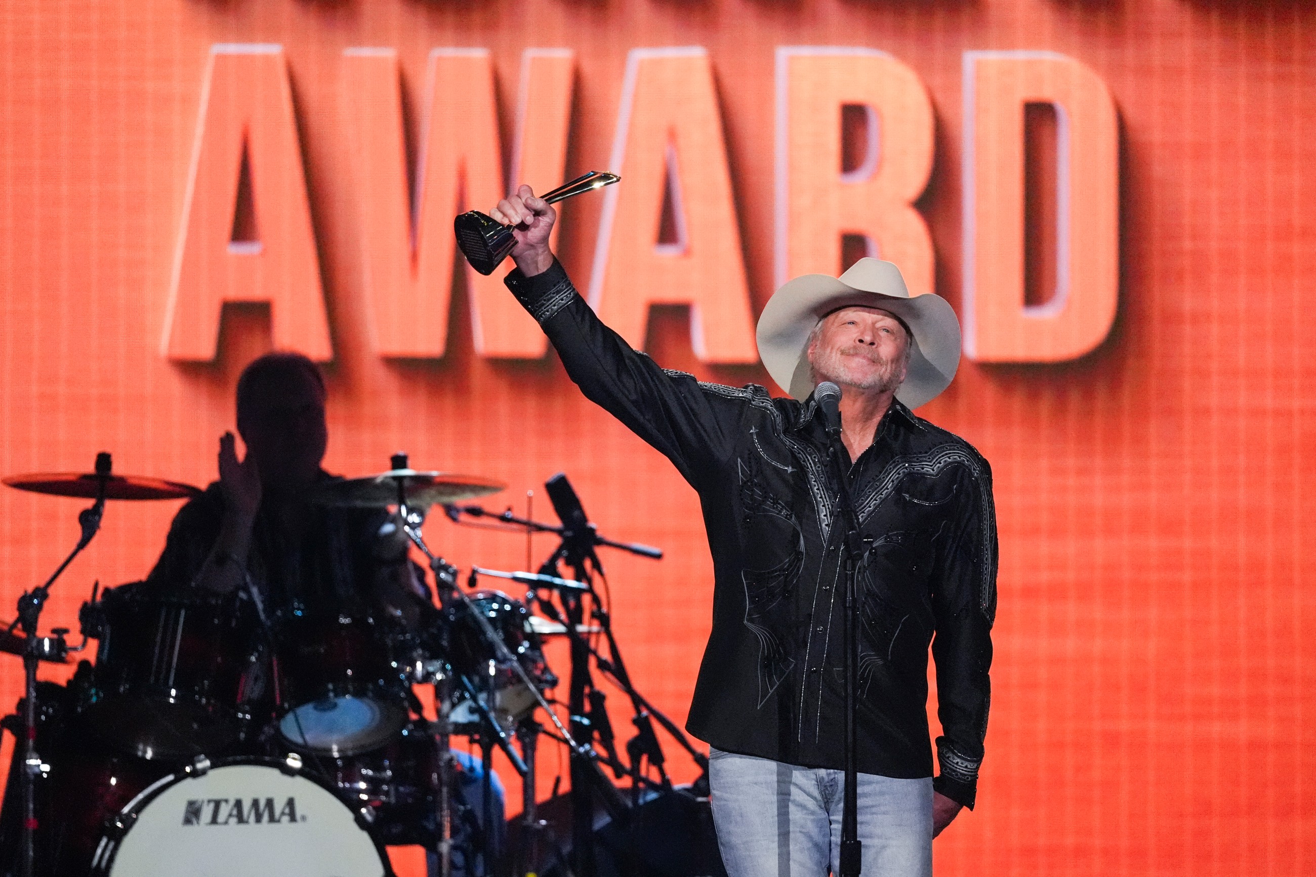 Lainey Wilson rules Academy of Country Music Awards once again