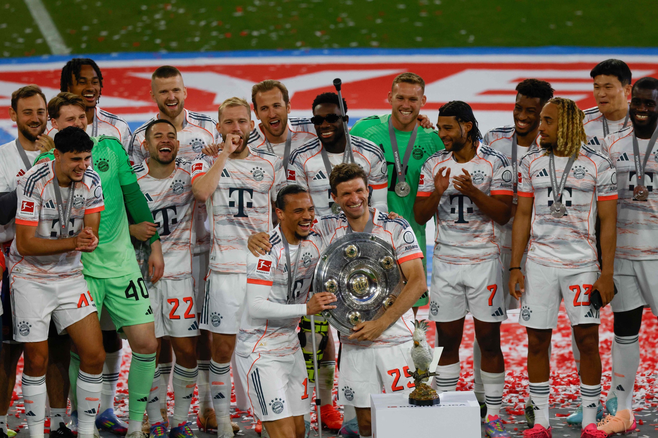 Bayern blank Gladbach in Mueller’s final home game, Leipzig held