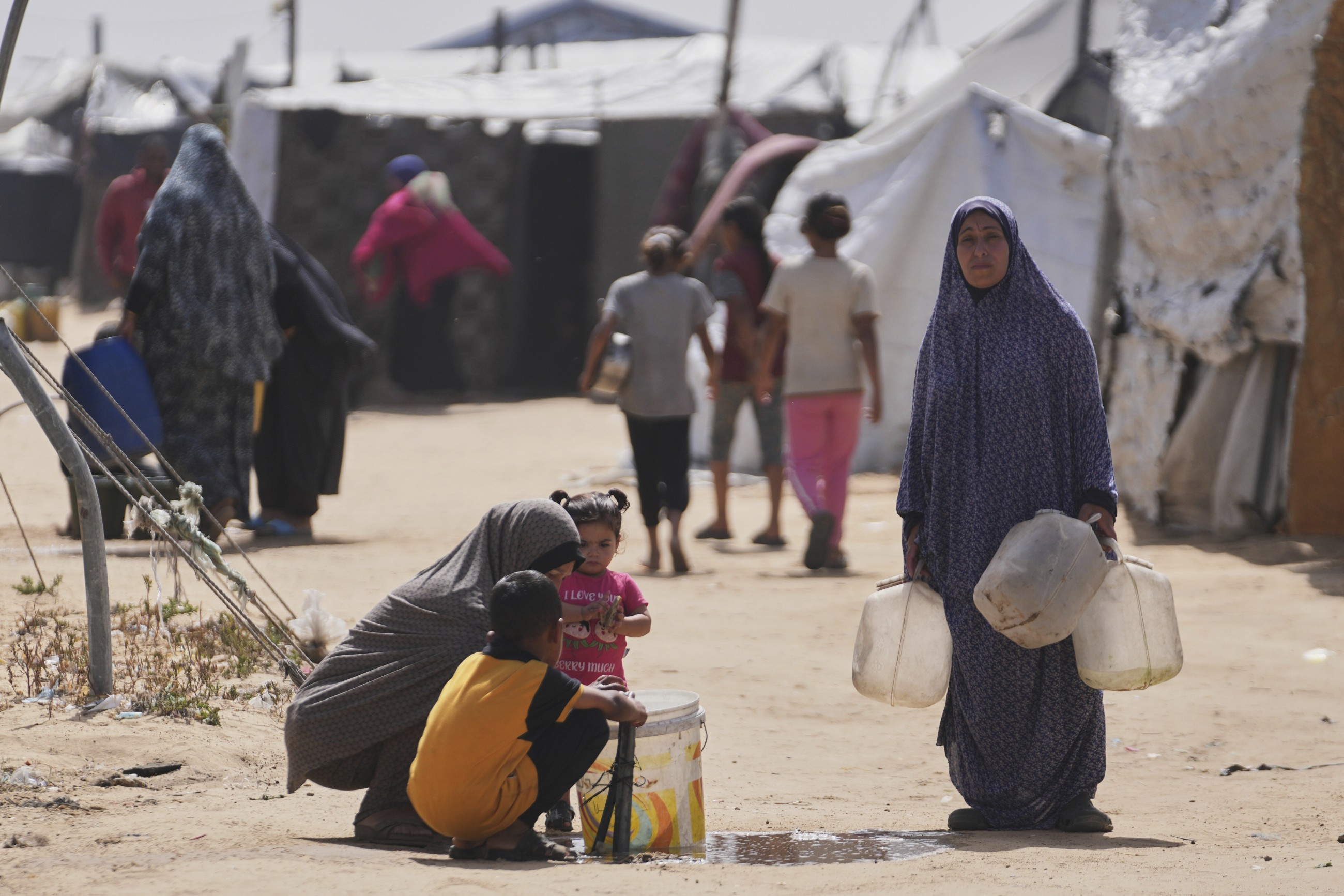 Sharjah launches humanitarian initiative to serve daily meals to over 45,000 people in Gaza