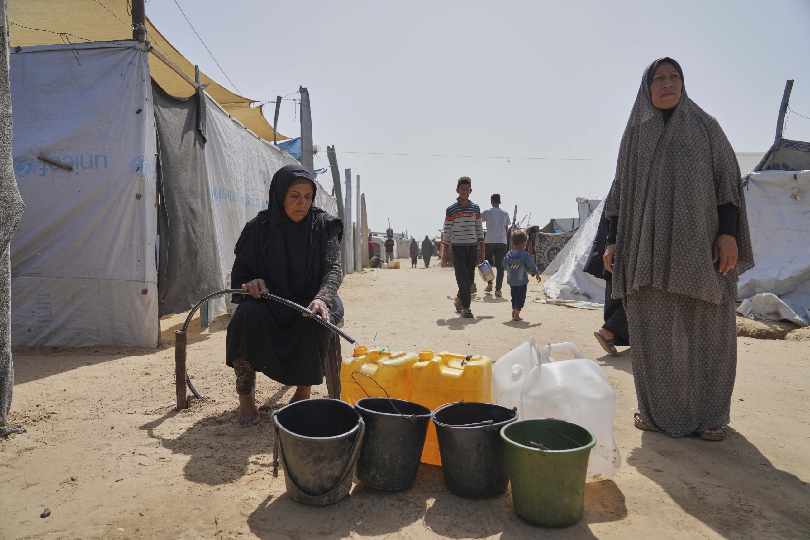 Hamas, US discuss Gaza truce and relief as toll keeps moving