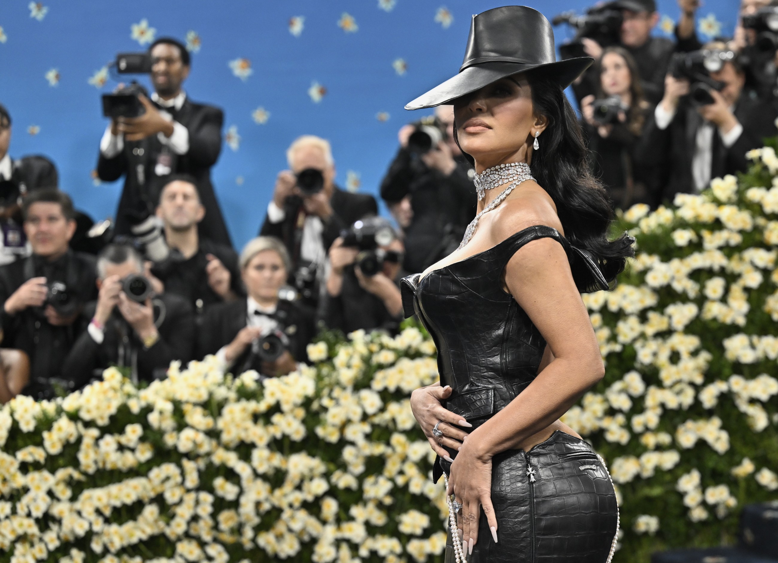 Kim Kardashian to testify in multi-million-dollar Paris robbery trial