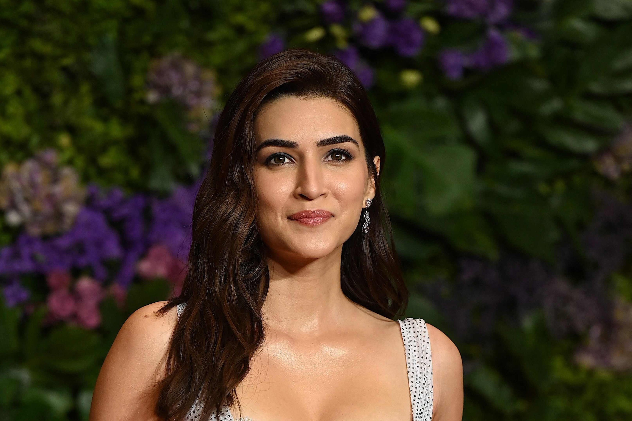 Kriti Sanon celebrates Mother’s Day with her biggest critic and supporter