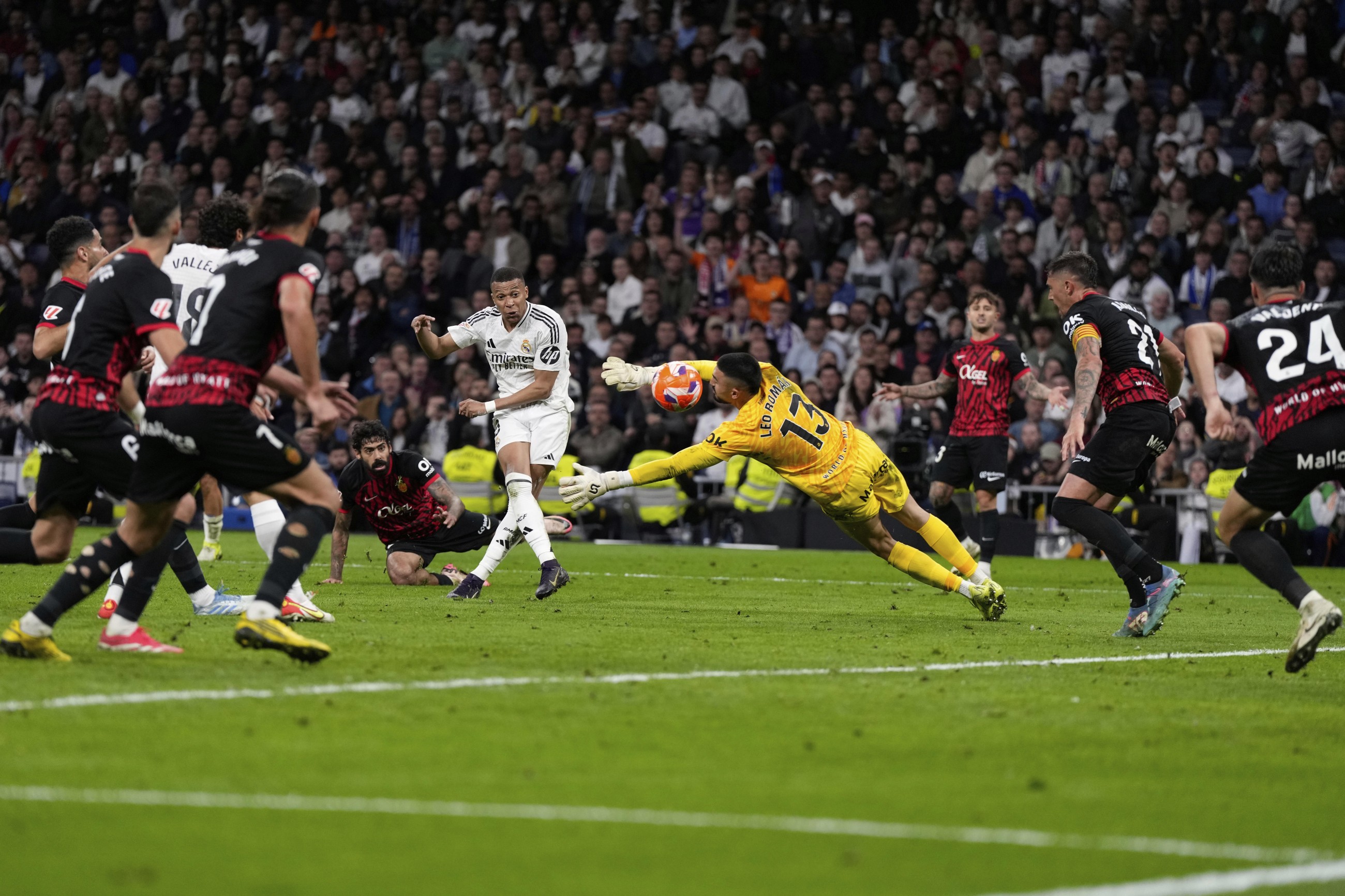 Real delay Barca celebrations with late Liga win over Mallorca
