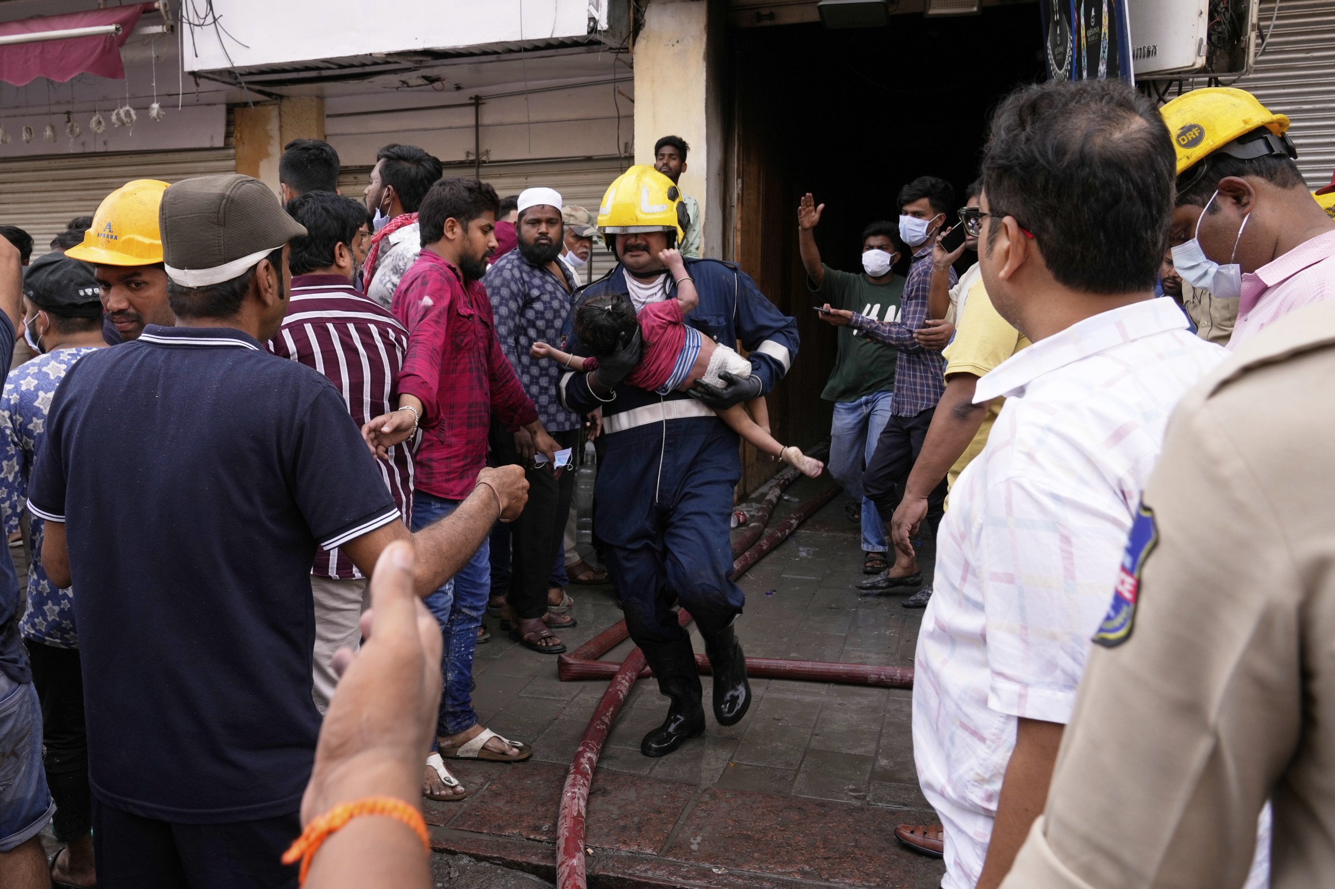 At least 17 killed in India building fire