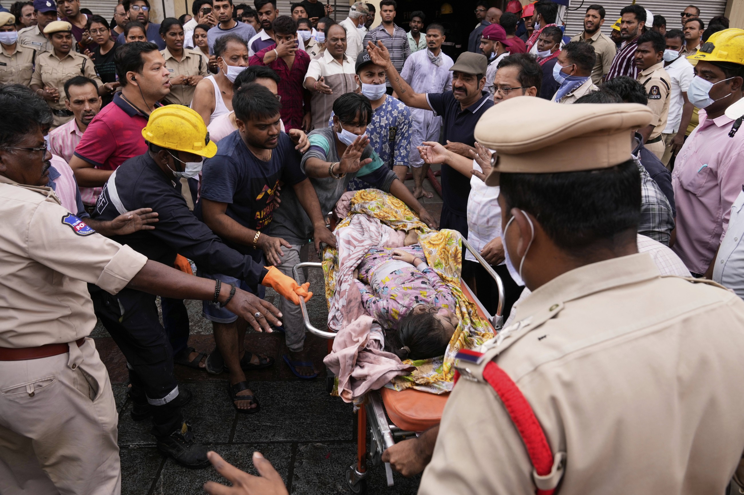 At least 17 killed in India building fire