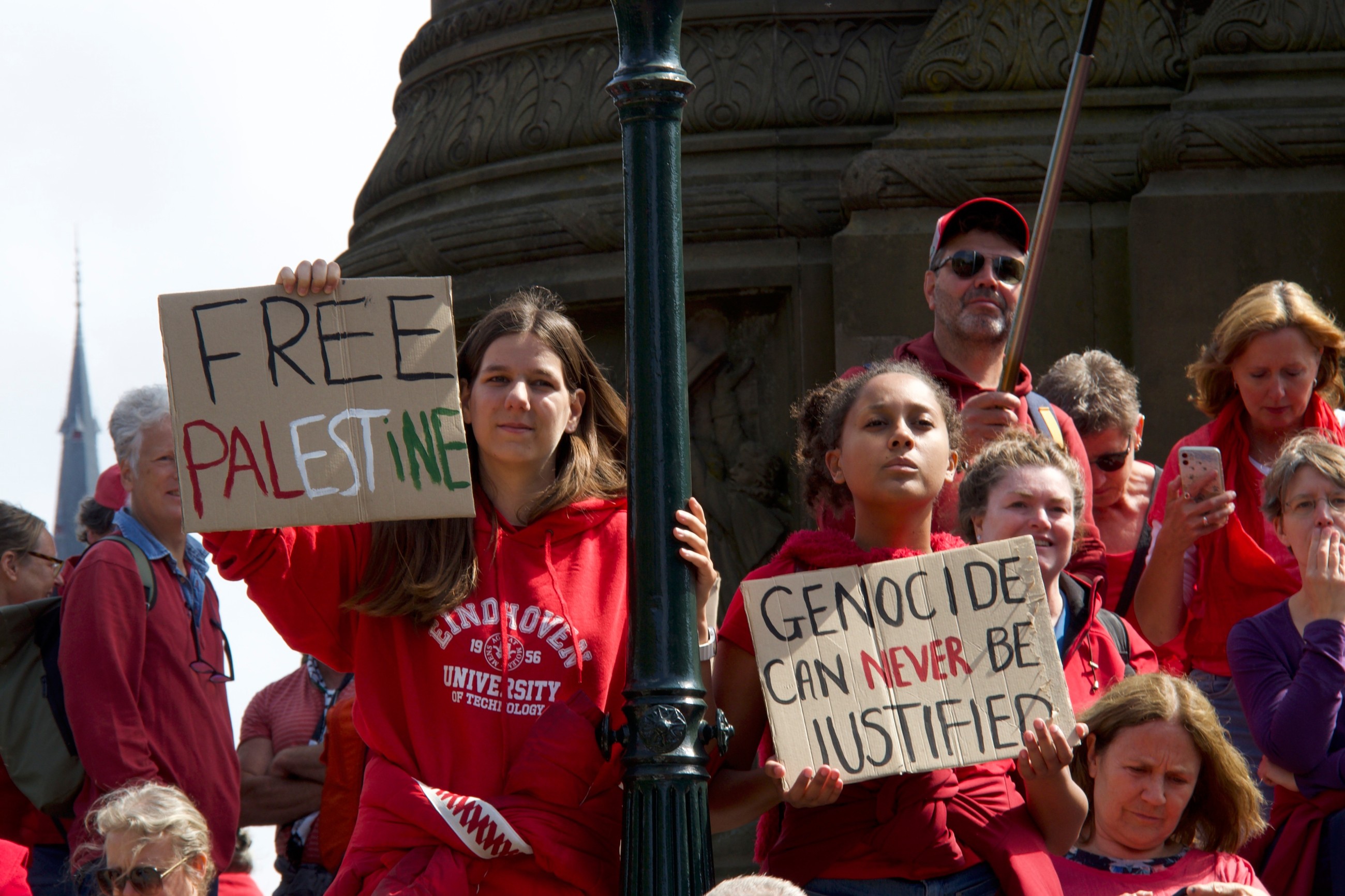 Huge crowd piles pressure on Dutch government to seek an end to Israel's campaign in Gaza