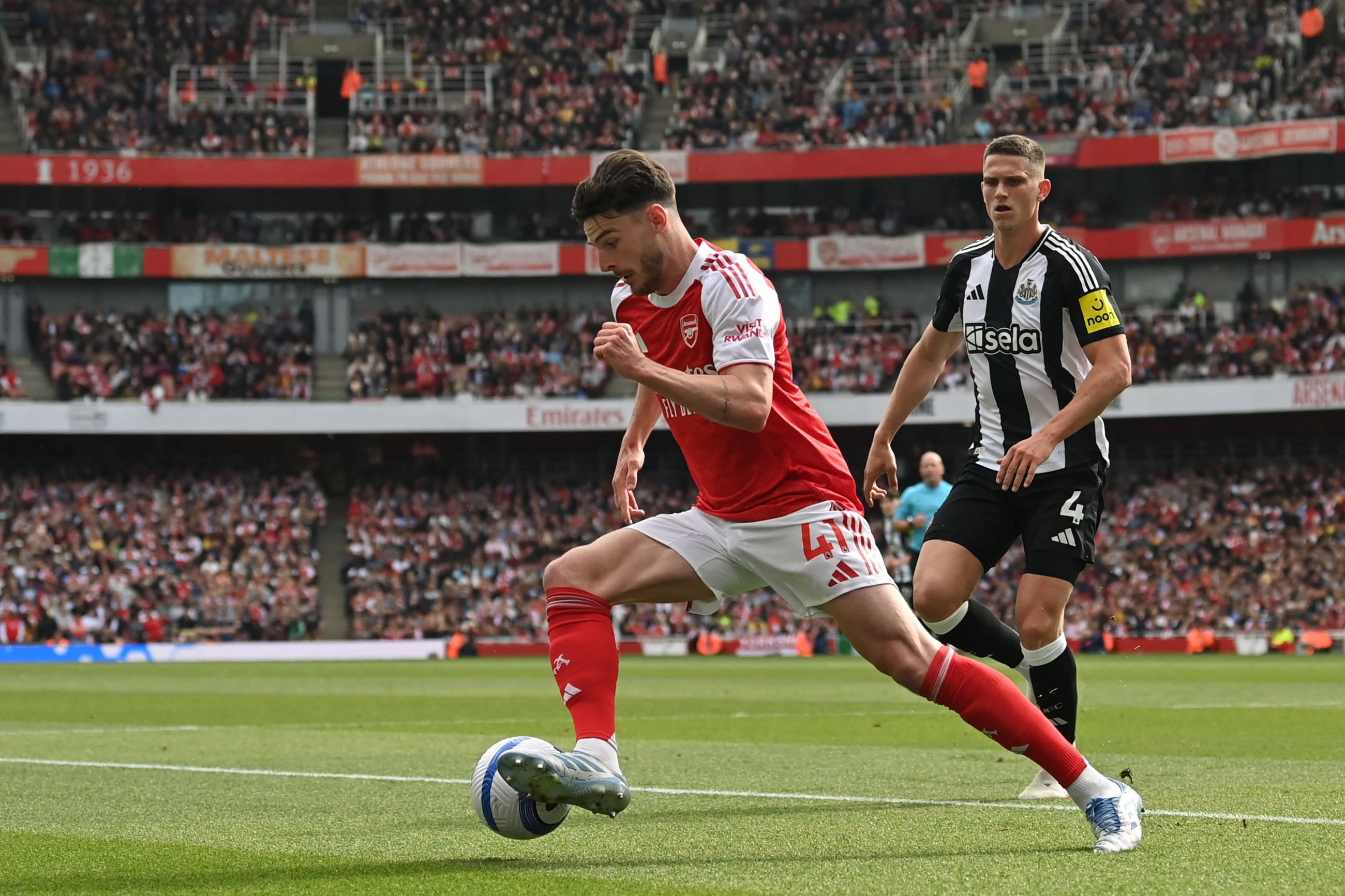 Arsenal secure CL spot, Everton win on Goodison farewell