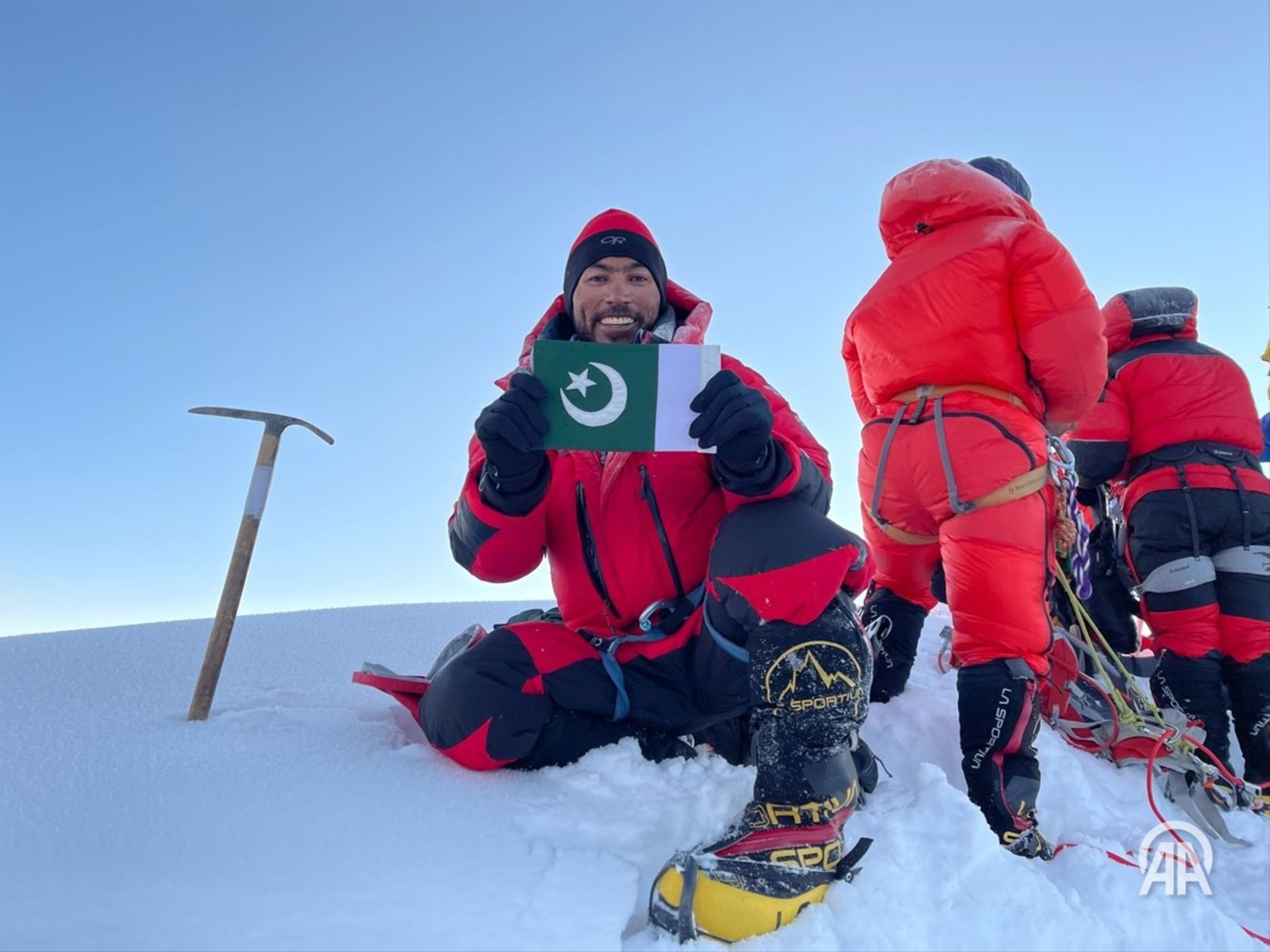 Pakistan's Sirbaz scales 14 world's highest peaks without oxygen