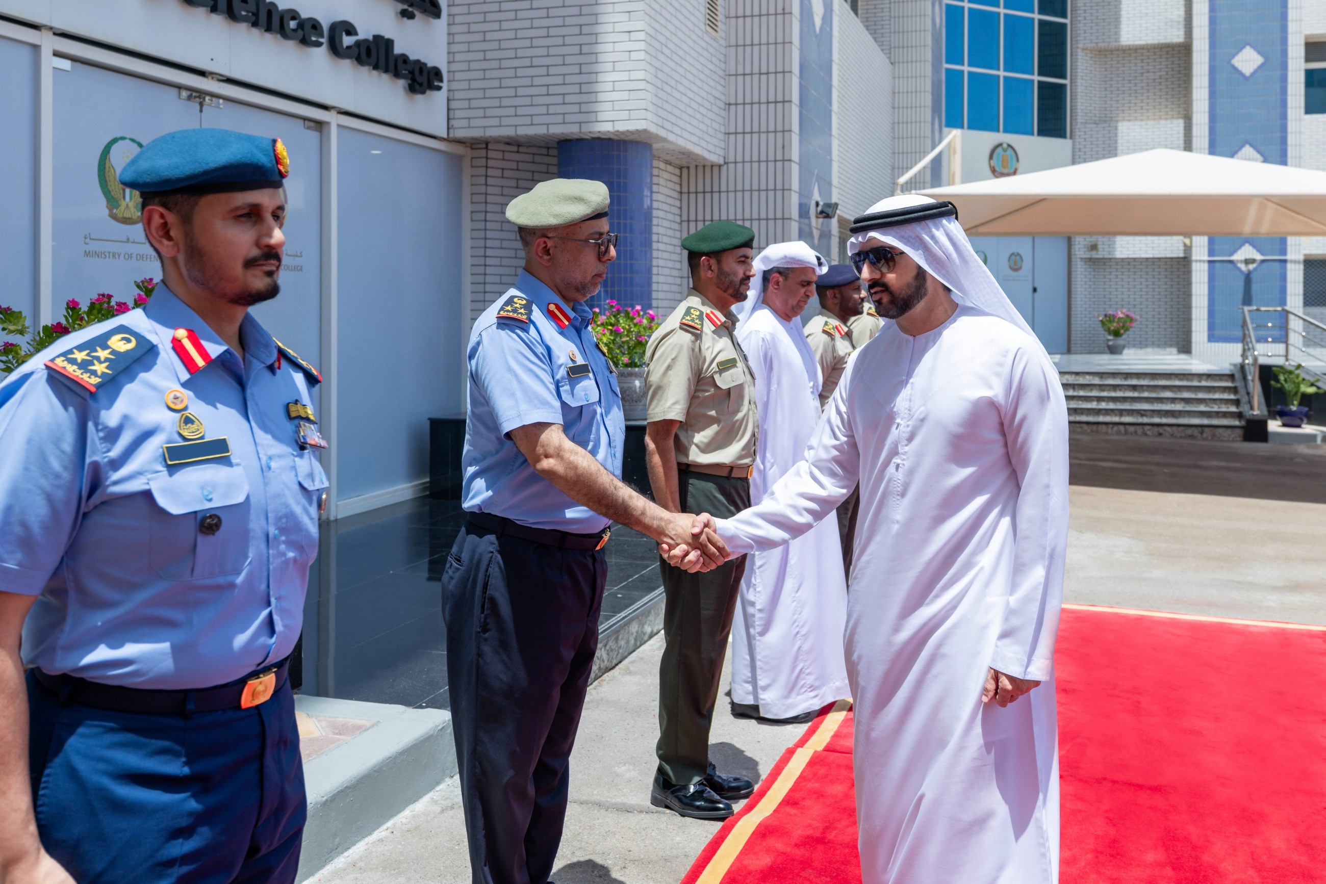 Hamdan chairs Defence Council meeting, stresses importance of fostering teamwork