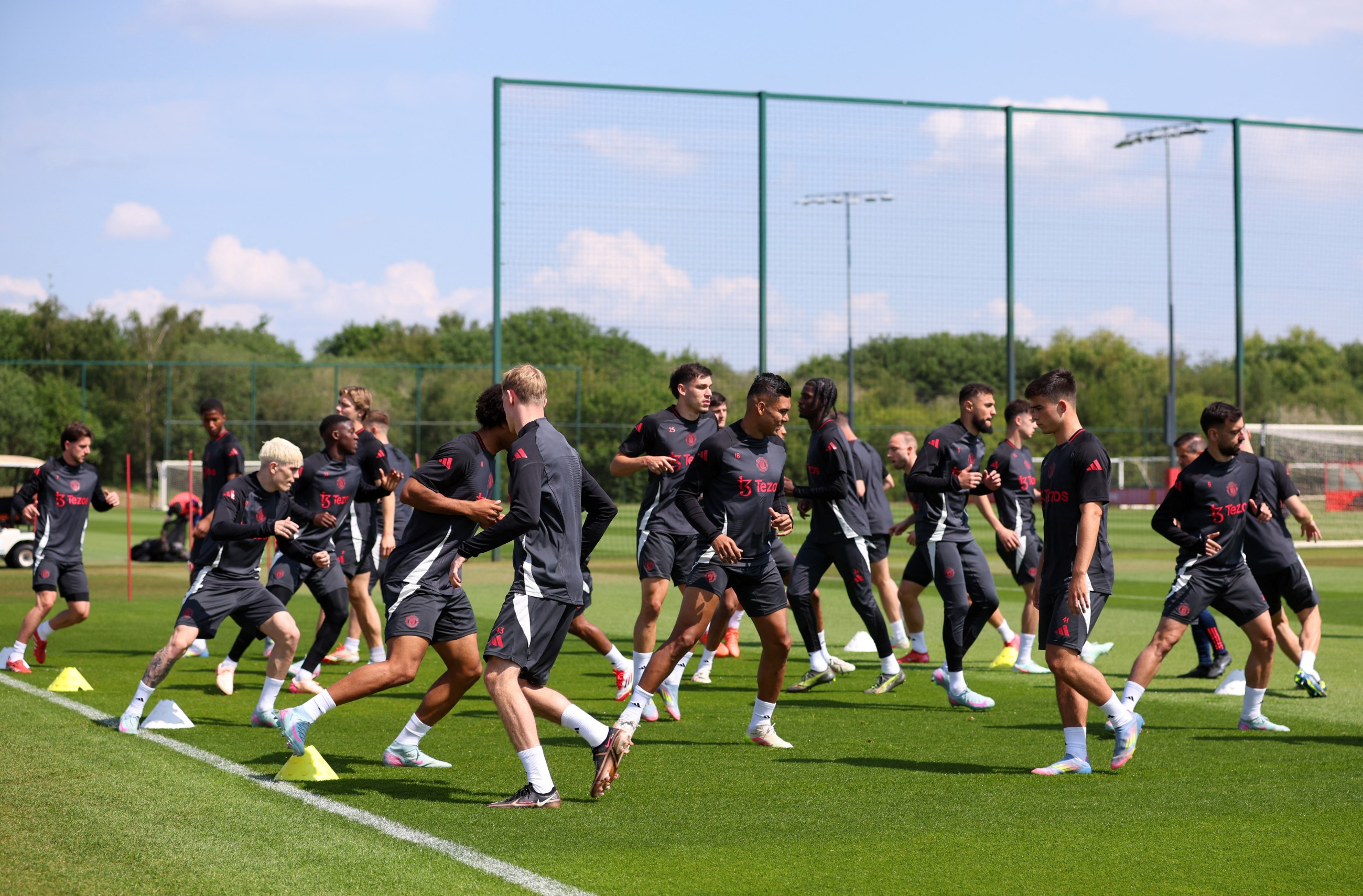 United and Spurs look to salvage season with Europa League glory