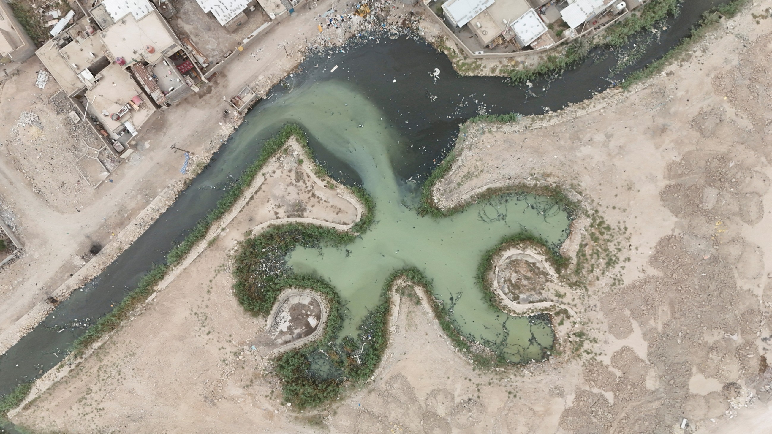 Summer comes early for Iraq with 49˚C in Basra