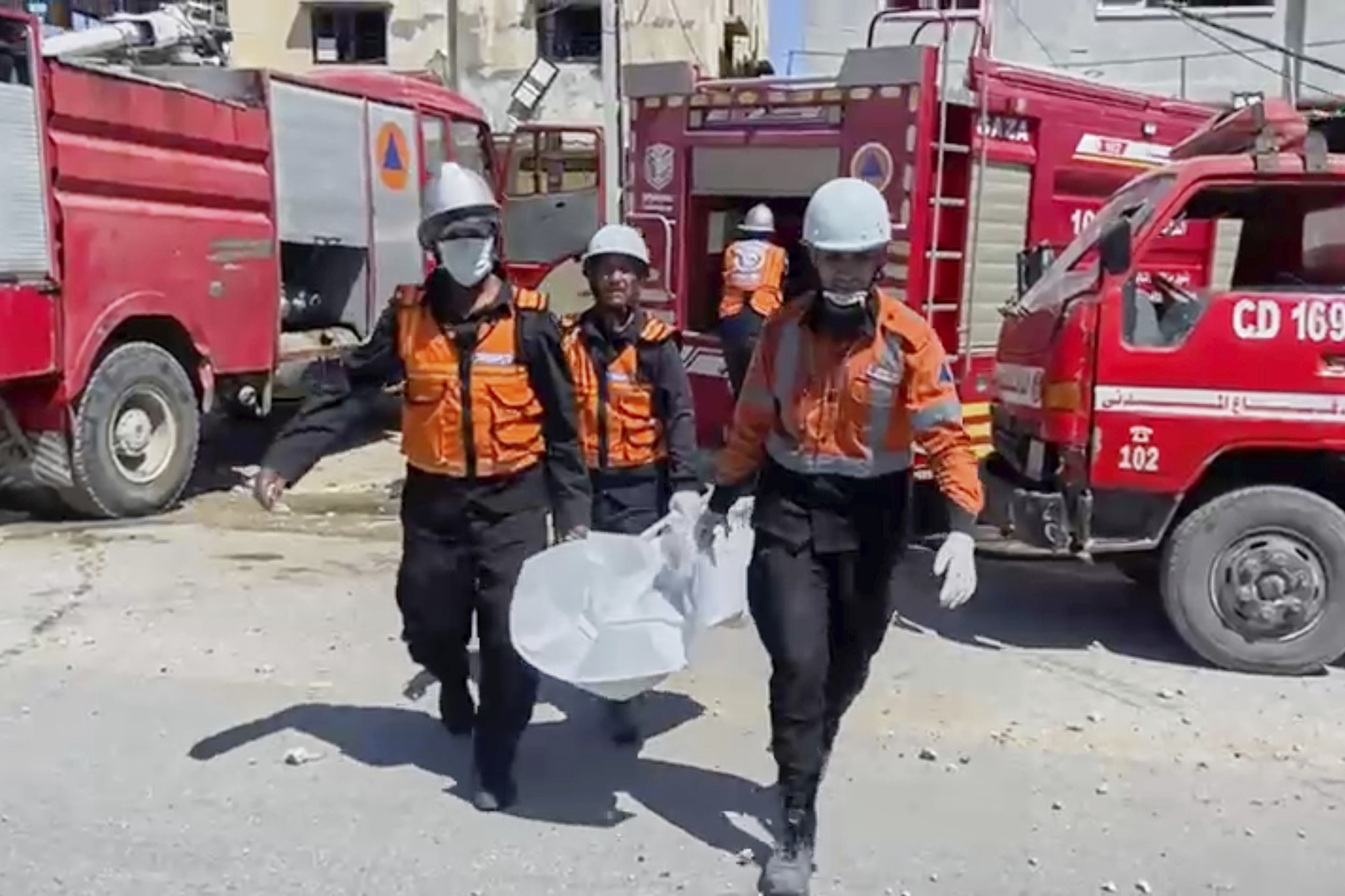 9 children of Gaza doctor couple killed in Israeli strike