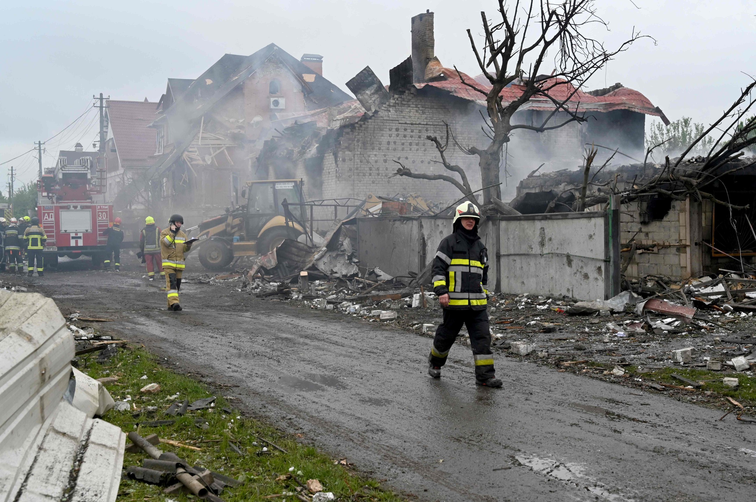 Russia launches war's largest air attack on Ukraine, kills at least 12 people